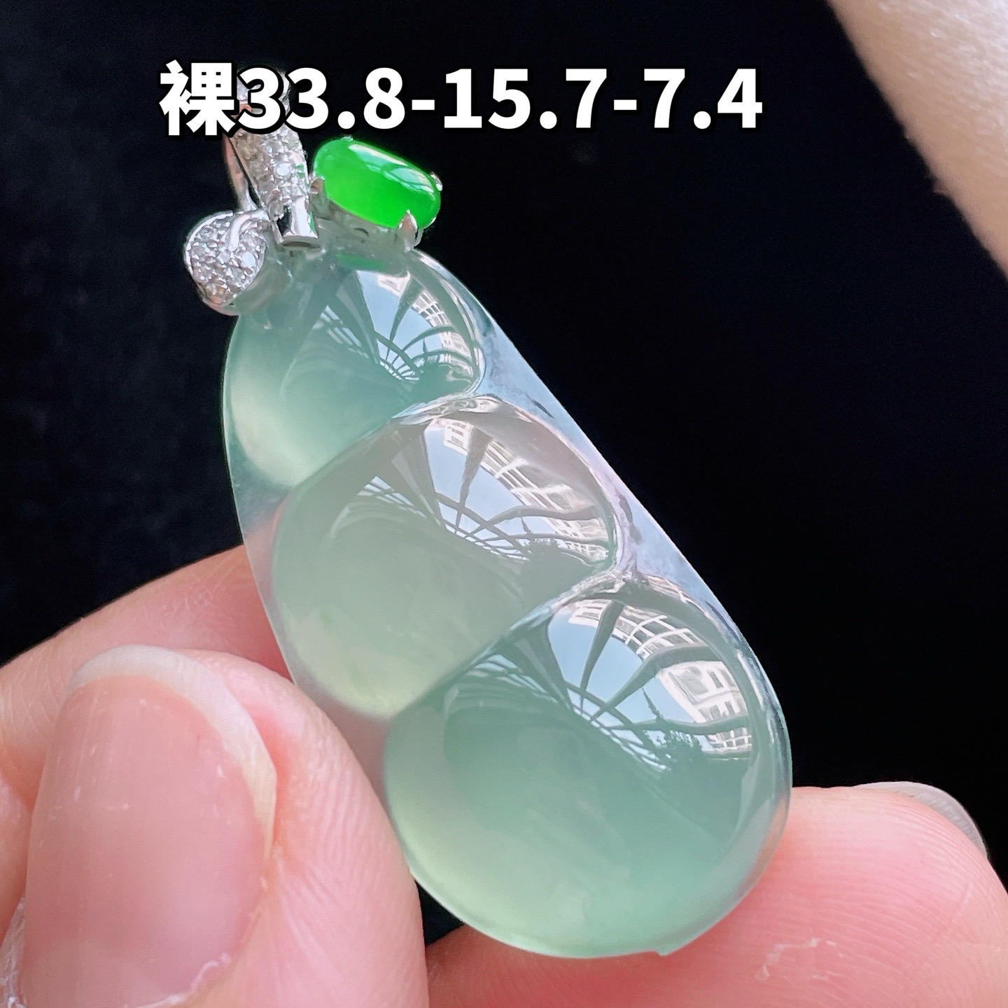 18K 冰种晴水·福豆

裸33.8-15.7-7.4