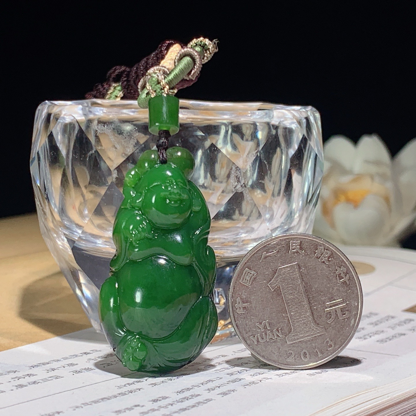 和田玉阳绿红皮料俄罗斯碧玉佛引福来挂件 尺寸41/22/13重20克 玉质细腻油润 底色纯净 脂粉好，品质好。lt260327