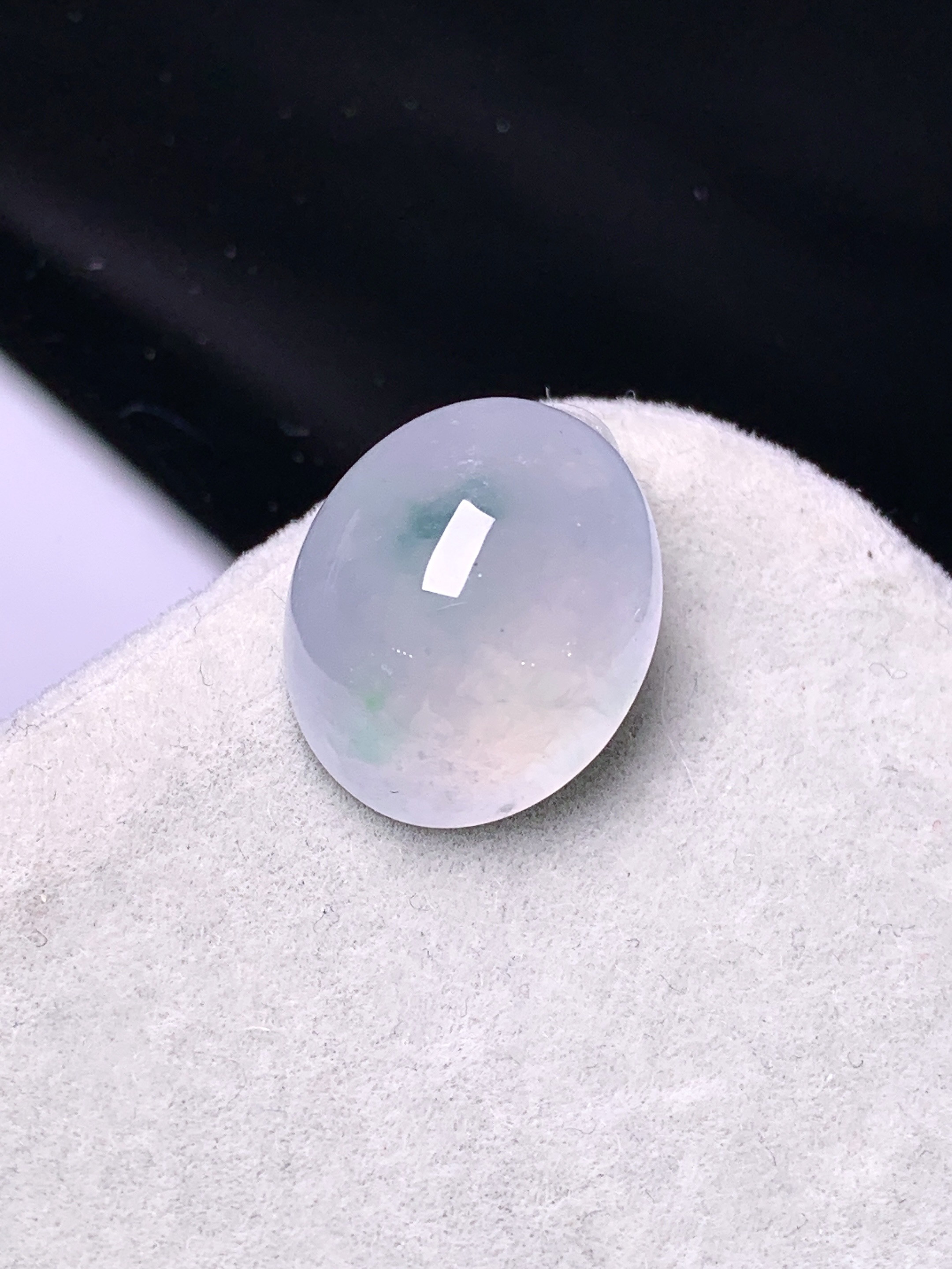 镶嵌款冰种飘绿蛋面吊坠 玉质细腻 色泽艳丽清新 水润亮眼 整体尺寸16.3*13.8*8yz