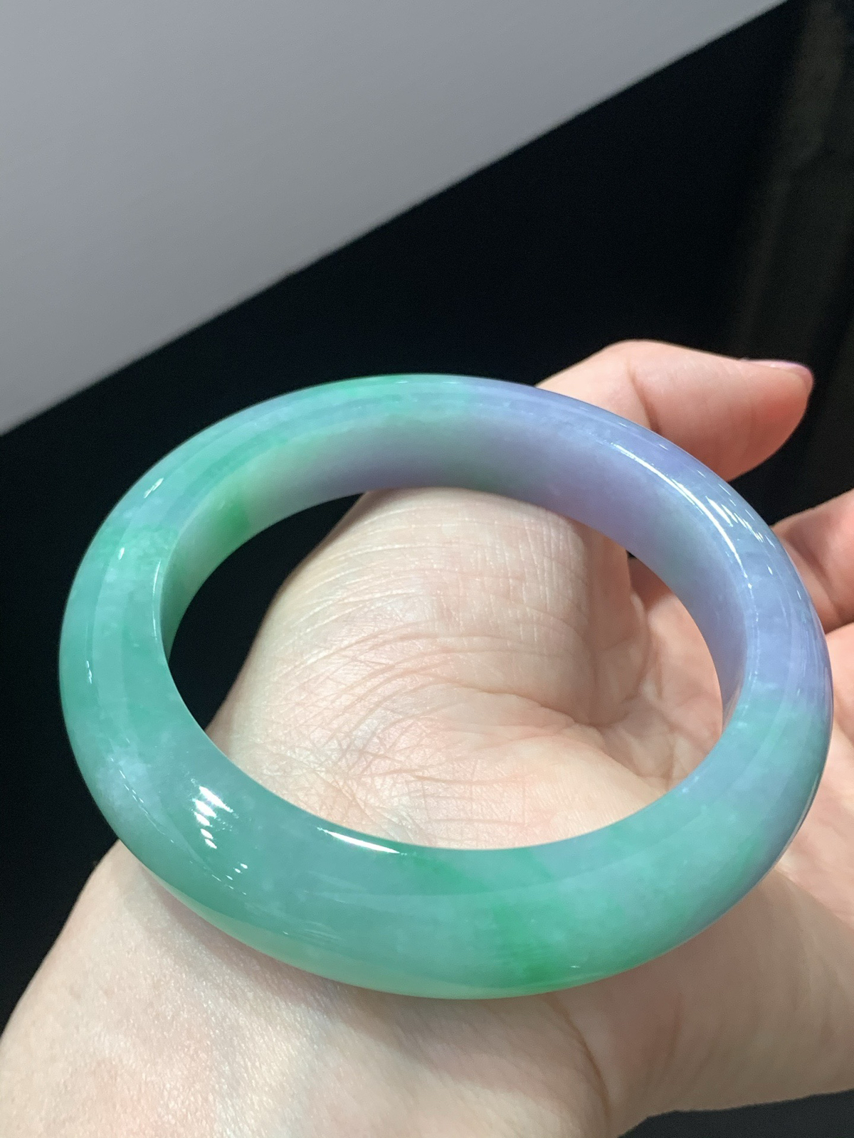 尺寸56.5/13.1/9.9，春彩手镯
水润细腻 色艳 上手好看