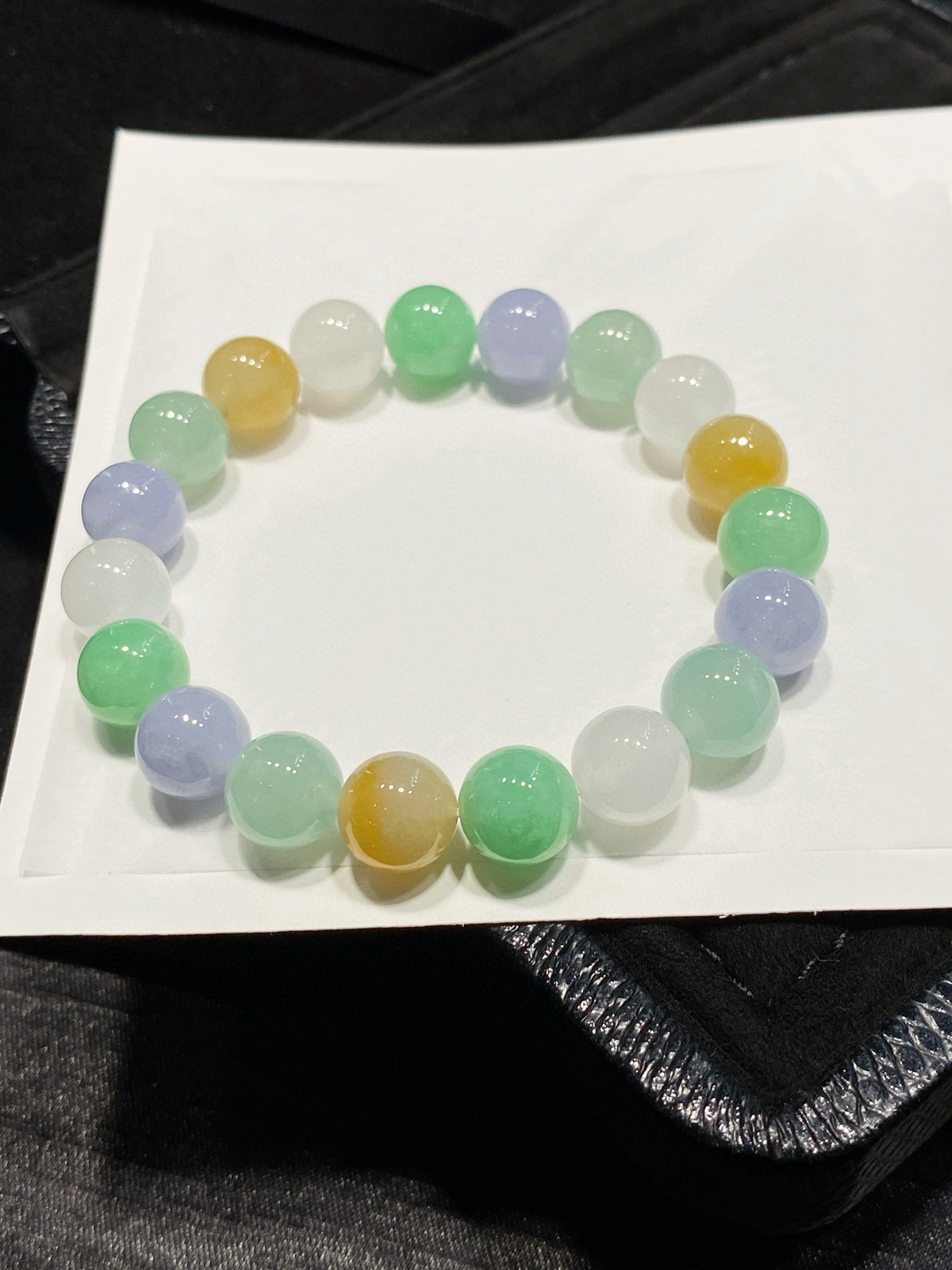 🤍多宝手串
紫翡凝霞、阳绿映翠、黄翡流金，腕间三色纳吉