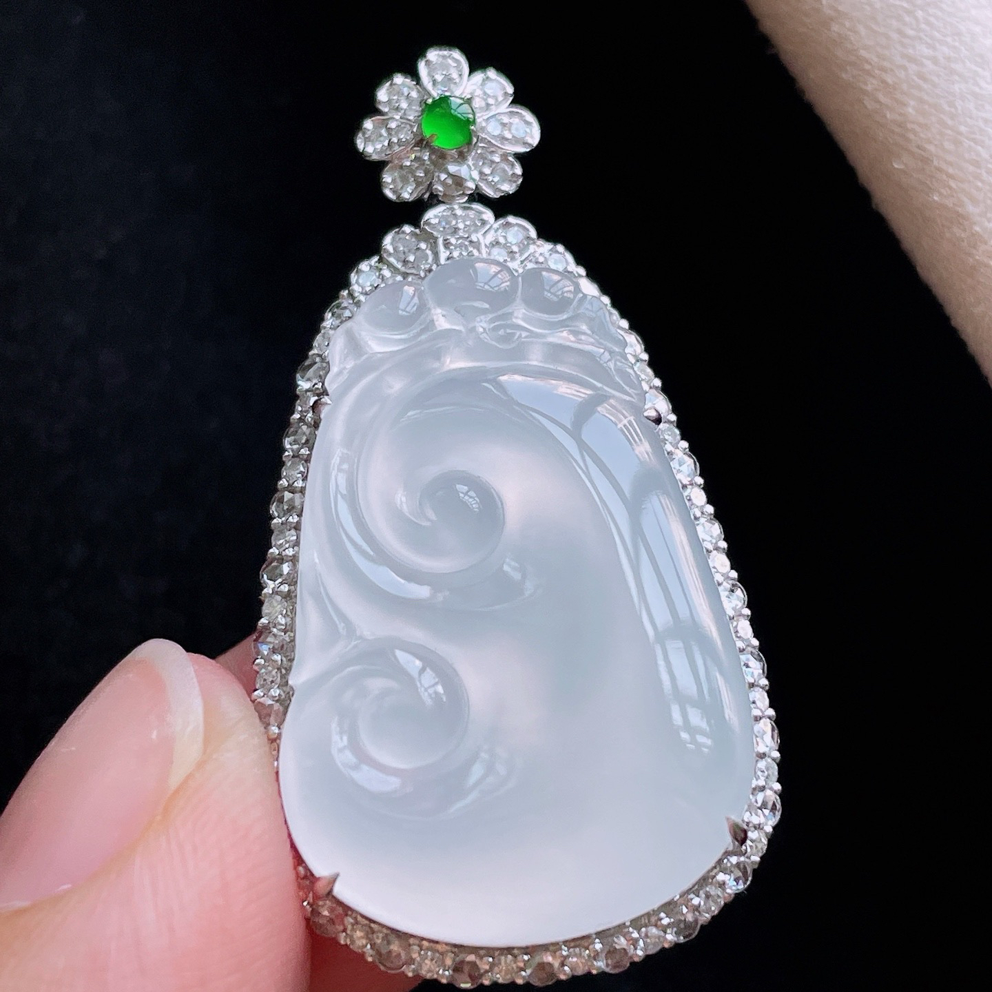 18K 冰种·如意

整40-21.2-8.6
裸27.9-18.8-3.6