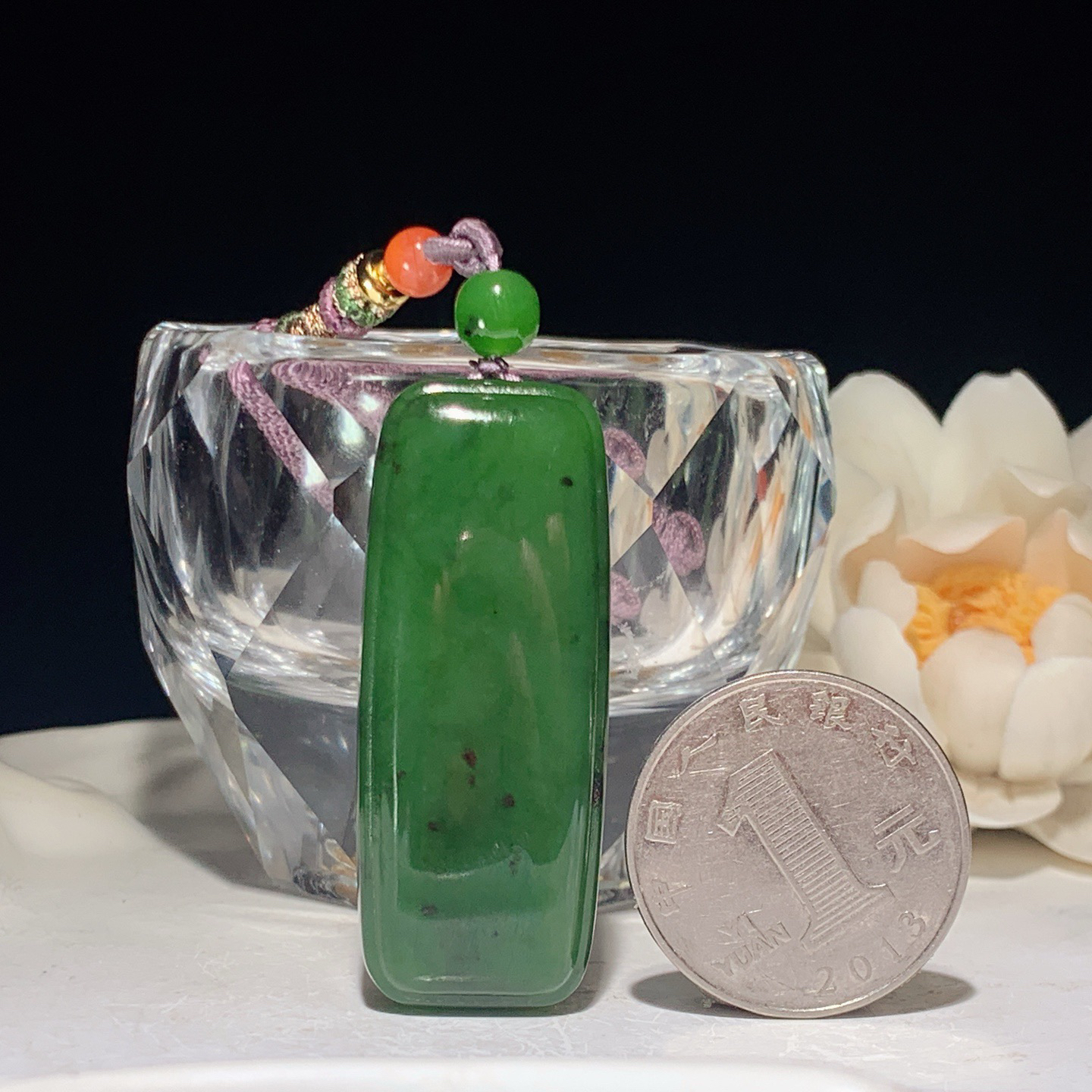 和田玉阳绿俄罗斯碧玉平安无事牌挂件 尺寸45/18/12重27.5克 玉质细腻油润 底色纯净 脂粉好，品质好。lt260325