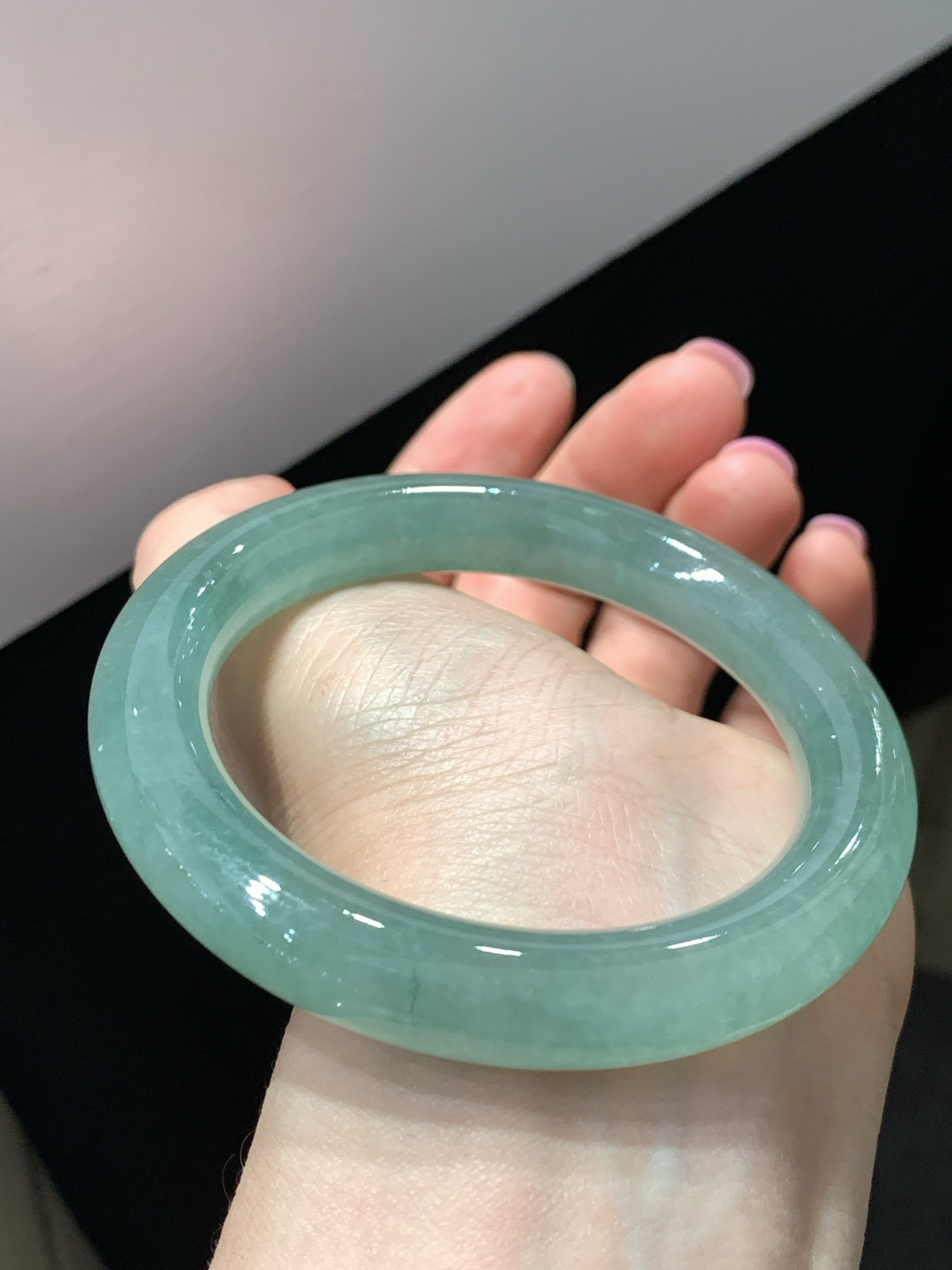 尺寸55.6/10.6/10.8，冰晴圆条手镯 
种好水足 清新甜美