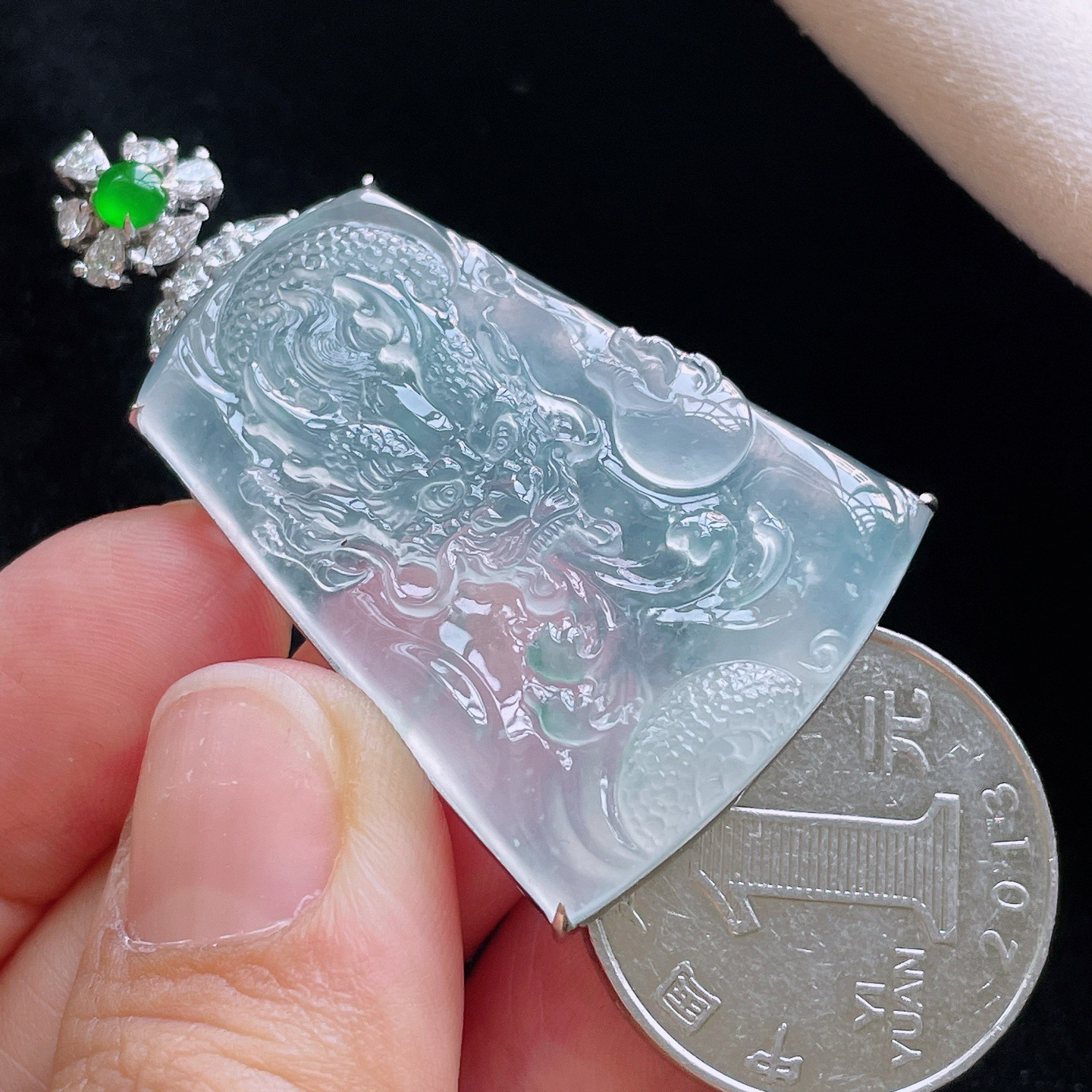 18K 冰种·龙牌

裸37.6-29.3-4.5