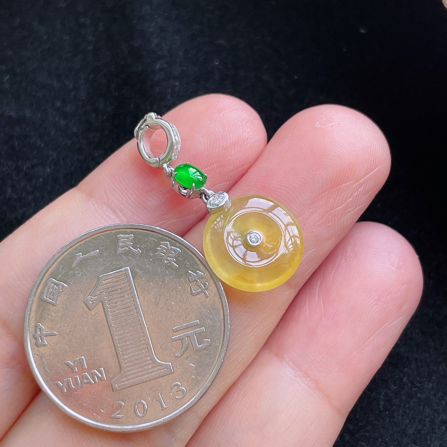 18K 黄翡·平安扣

整26.6-12.3-2.9