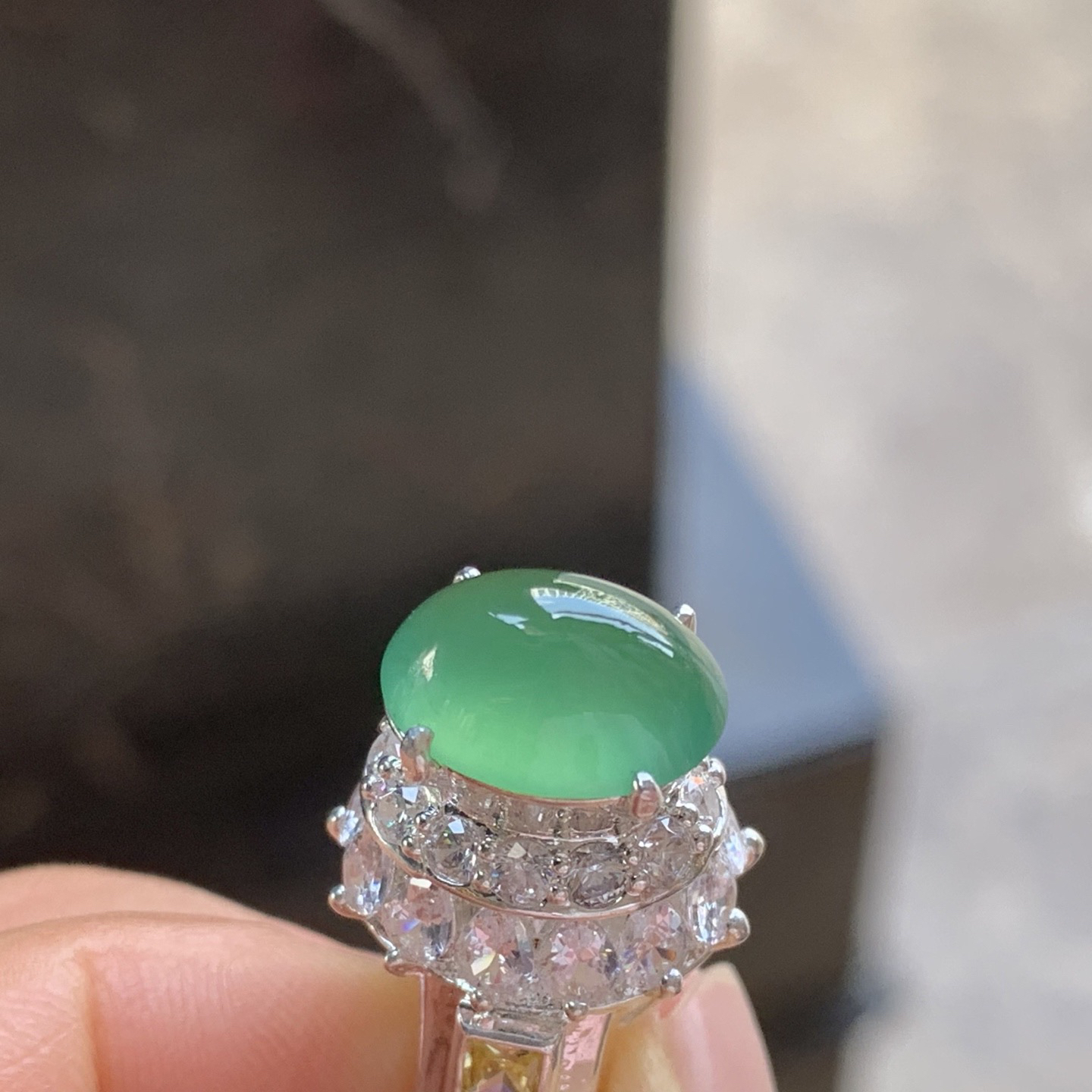 冰种晴绿戒面 水润清新 饱满 铜托