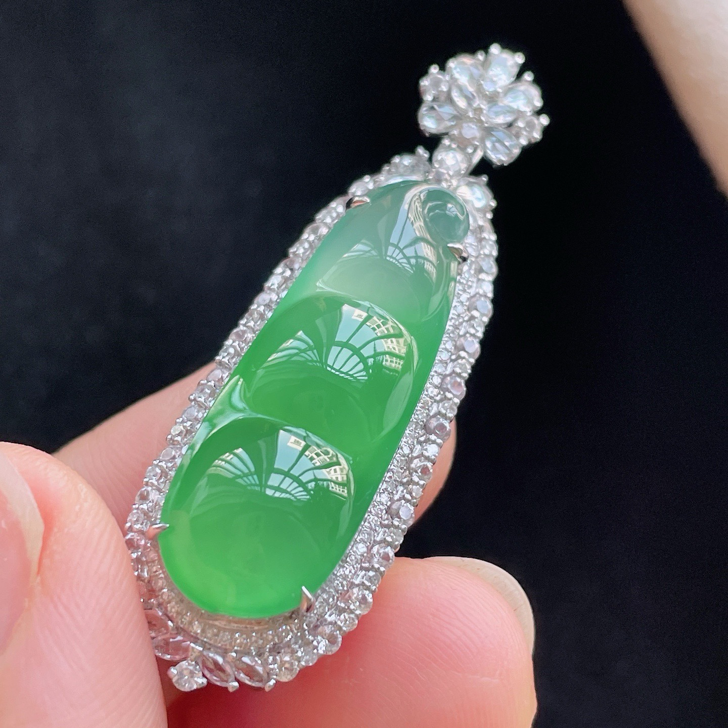 18K 满色甜绿·福豆

整44.8-14.6-11
裸28.9-10.3-4.5