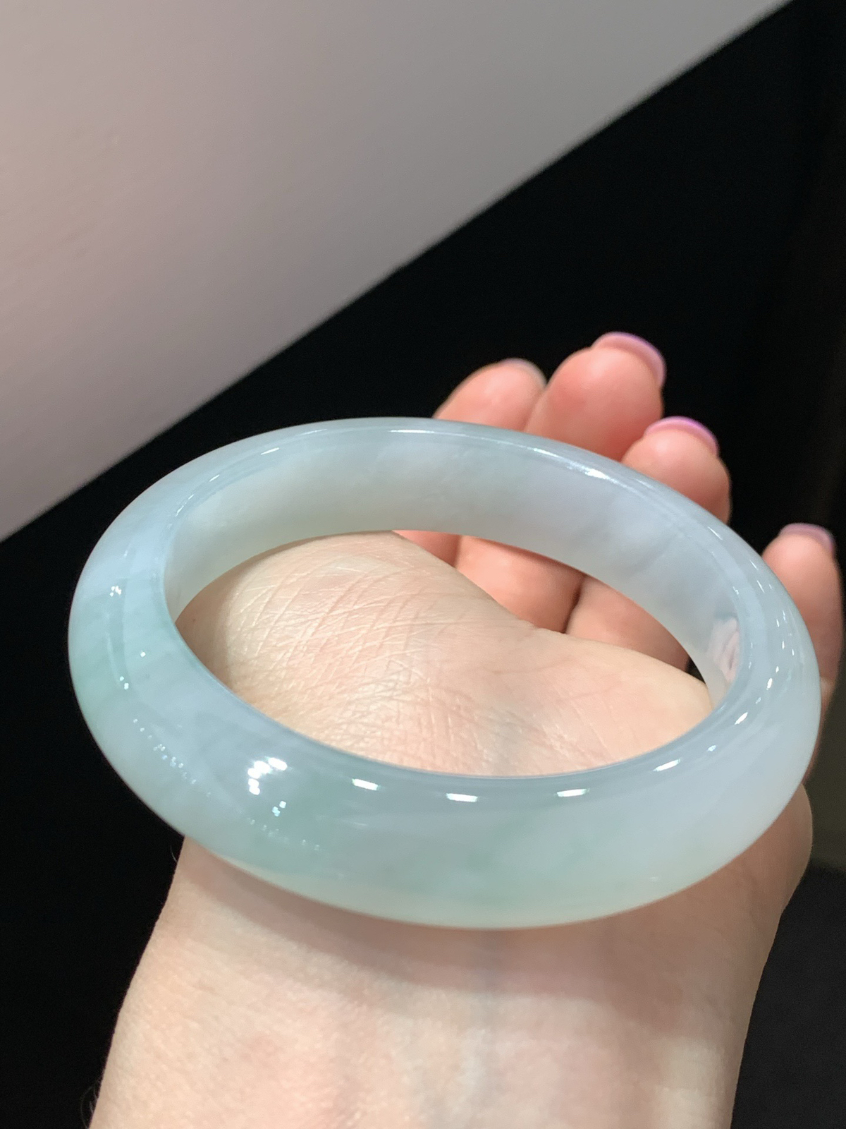 尺寸53.9/13/8.5，糯冰手镯
种好水润 清新甜美