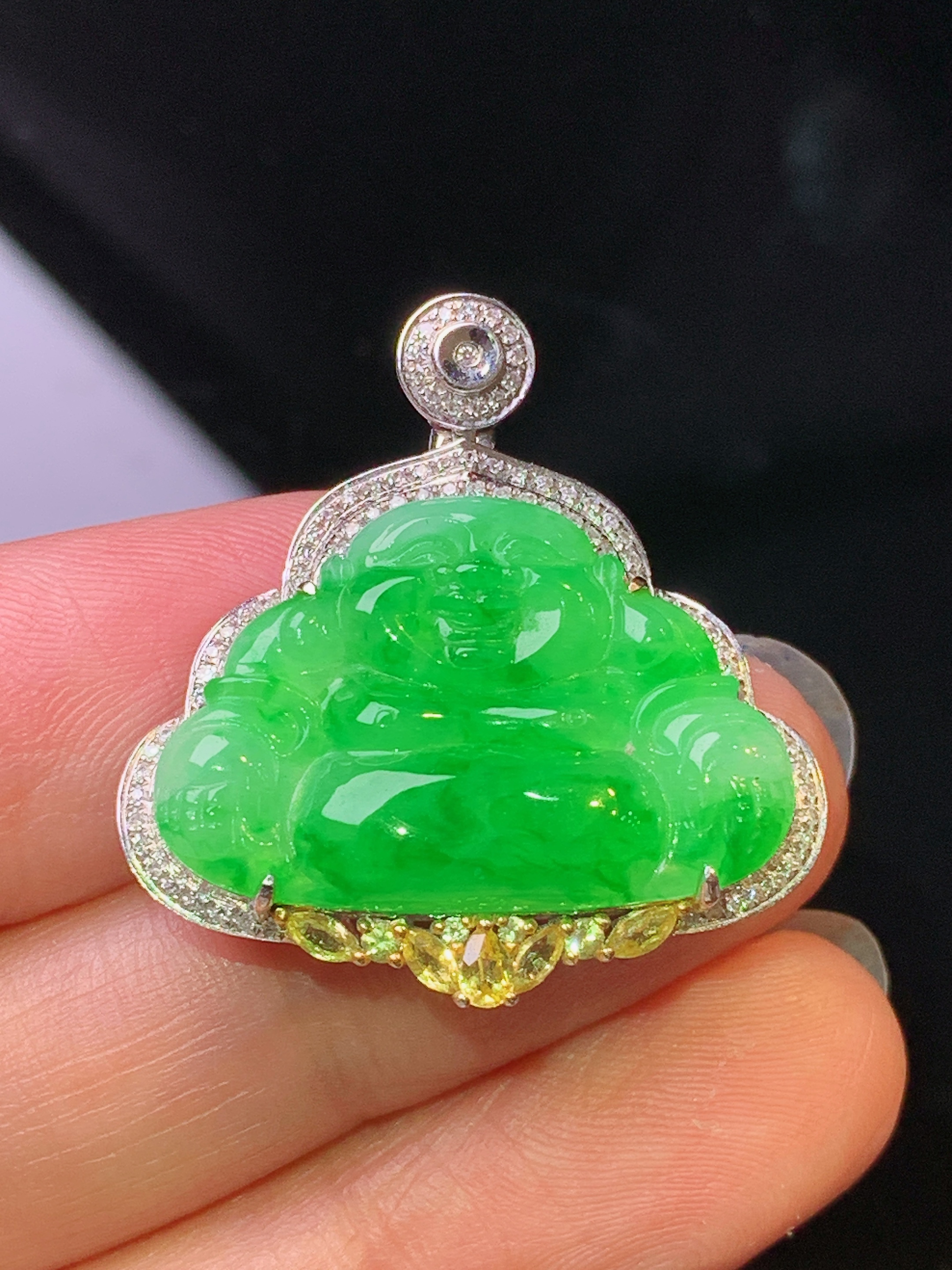 18k金钻镶嵌翠绿佛公吊坠 玉质细腻 色泽艳丽清新 水润亮眼 整体尺寸28.6*27.2*6.8yz