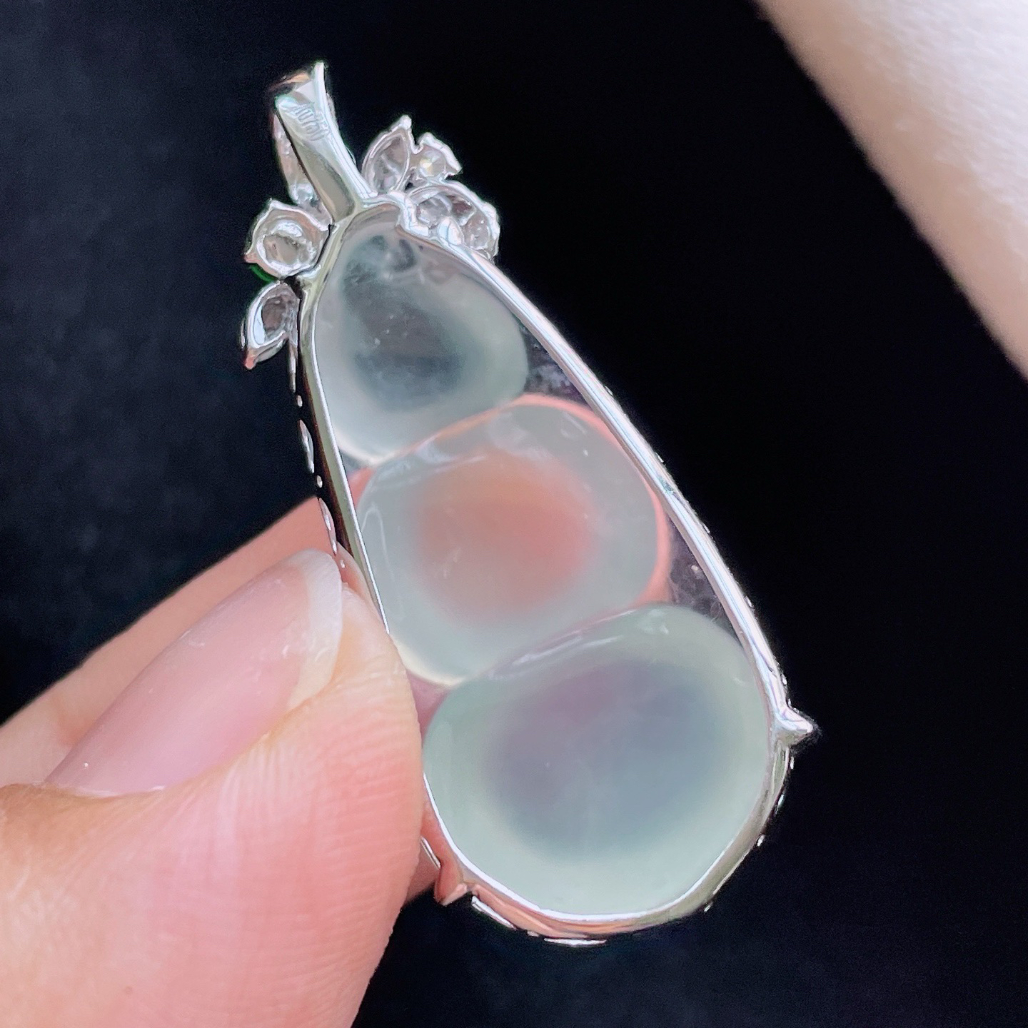 18K 冰种·福豆

裸30.2-16-5.2