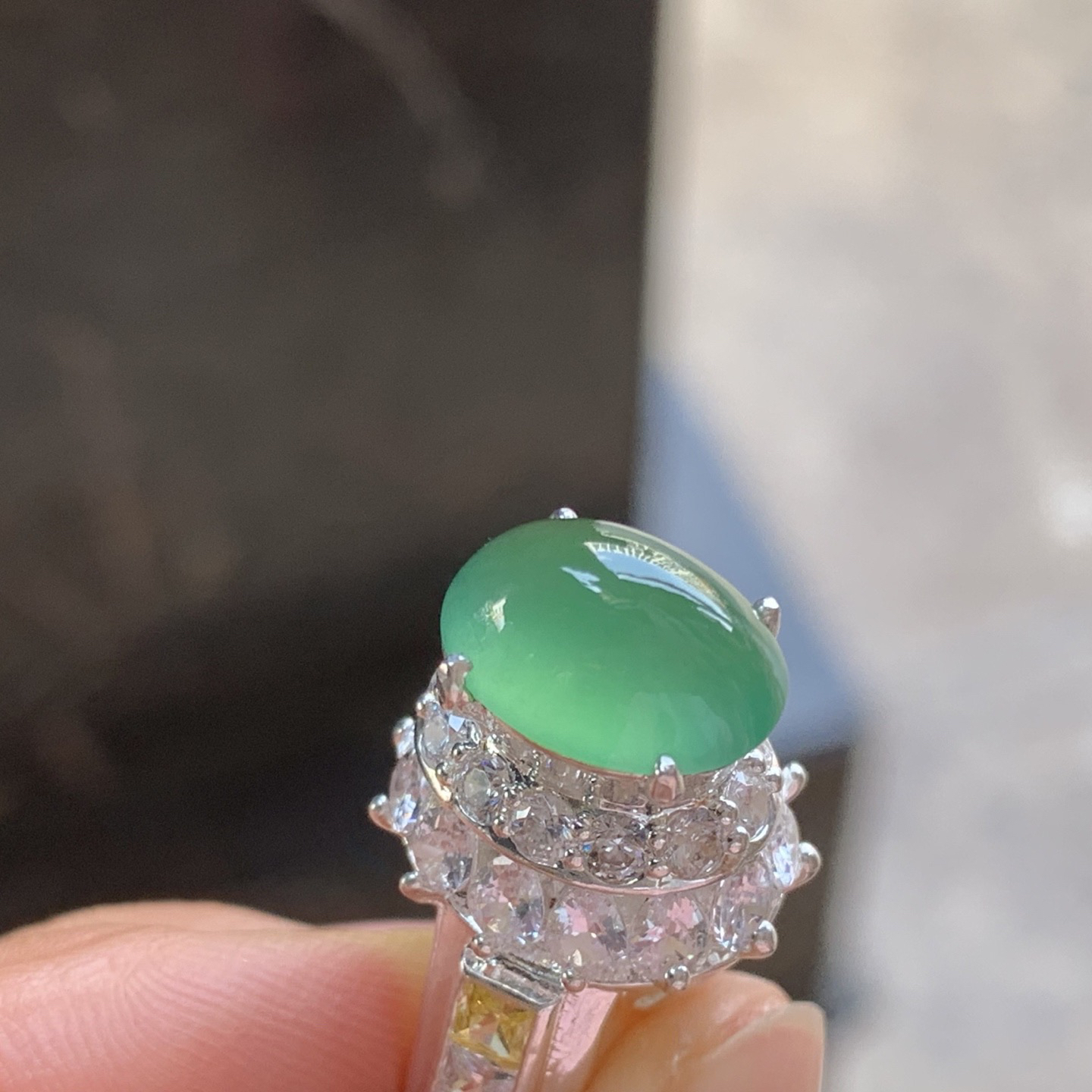 冰种晴绿戒面 水润清新 饱满 铜托