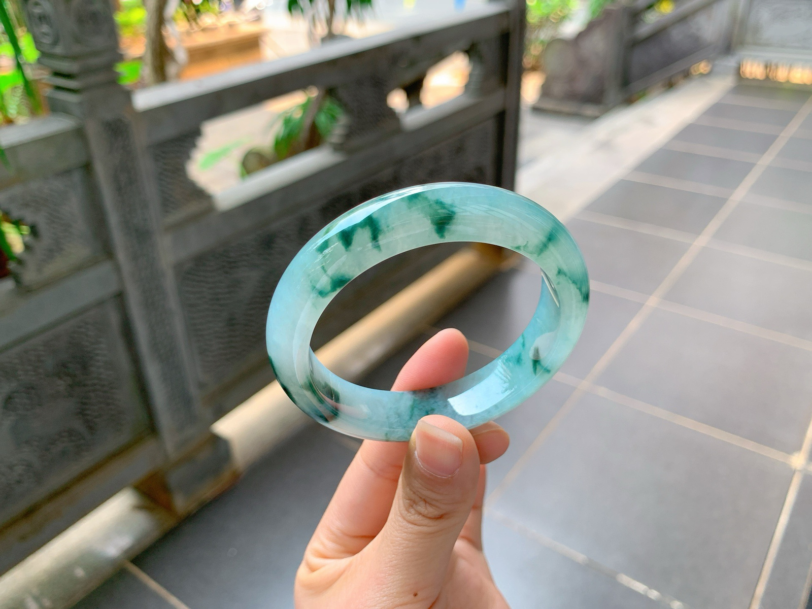 ｜54圈口
冰飘花水墨画，胶润一体，花色灵动