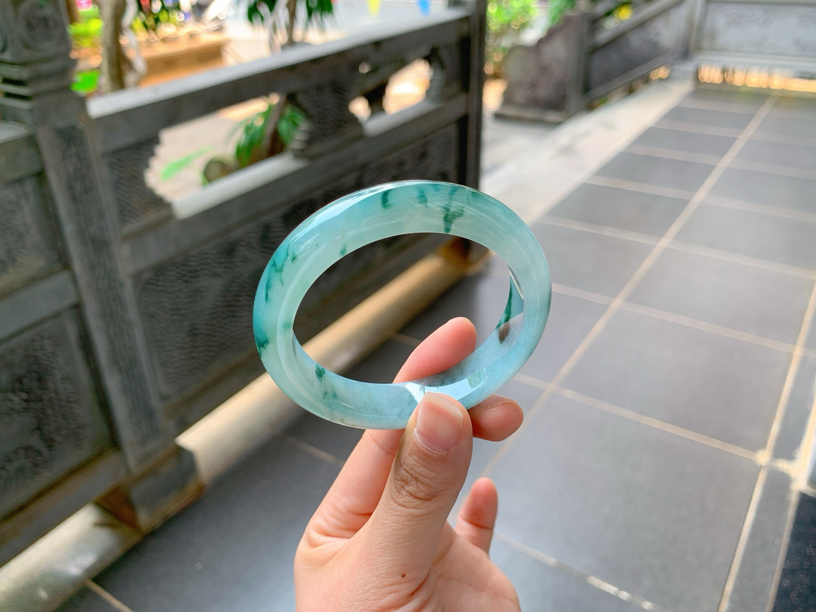 ｜54圈口
冰飘花水墨画，胶润一体，花色灵动