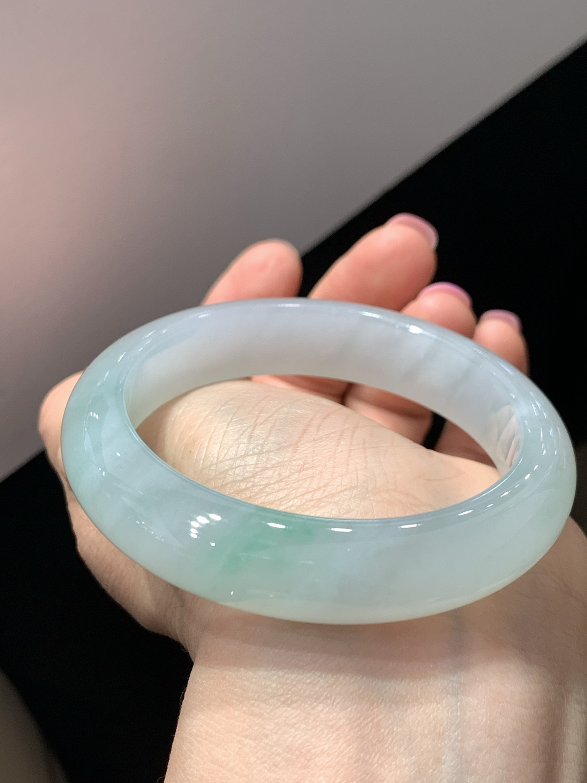 尺寸53.9/13/8.5，糯冰手镯
种好水润 清新甜美