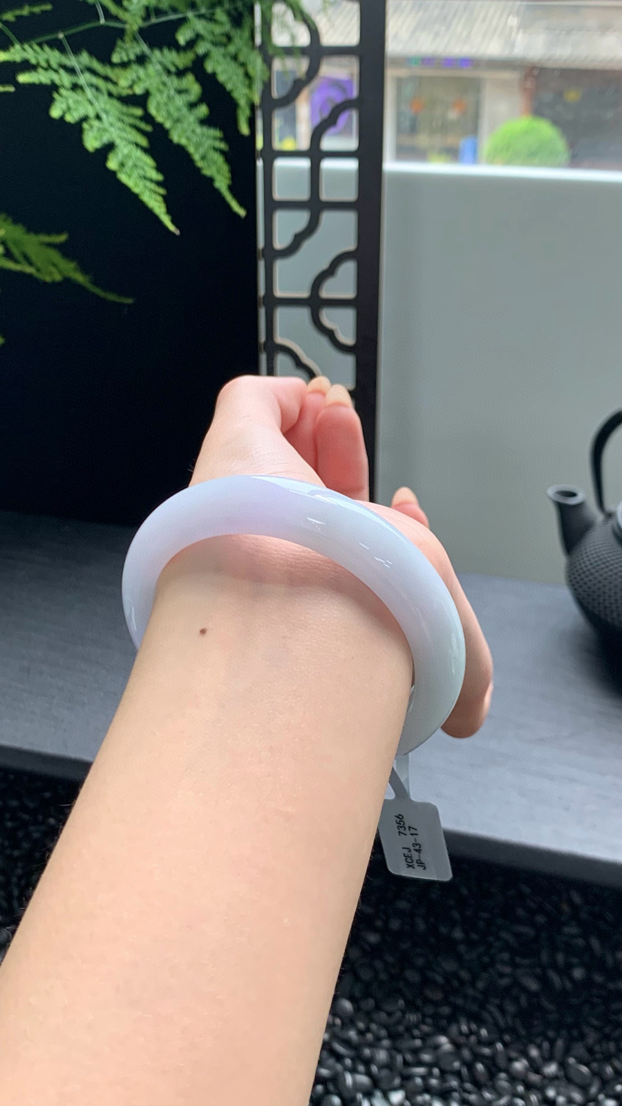 底妆细腻有水头，春彩底清新甜美，色泽淡雅古朴，时而幻紫时而幻绿，仙气满满56-12.5-8mm