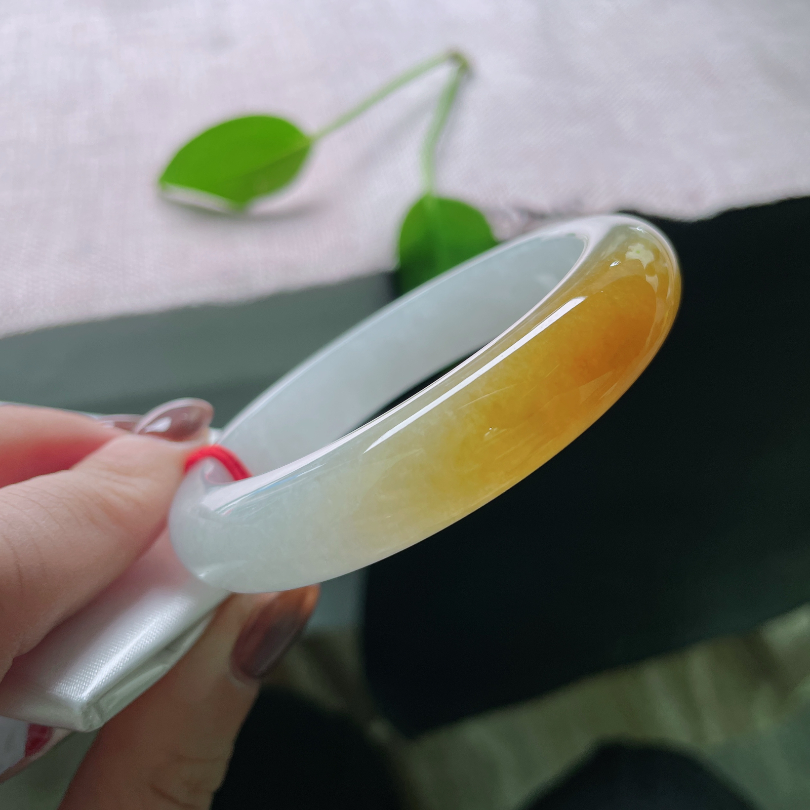 55.3/12.5/8.7，冰黄翡正圈，种老，像日落跌进昭昭星野，人间忽晚，山河已秋