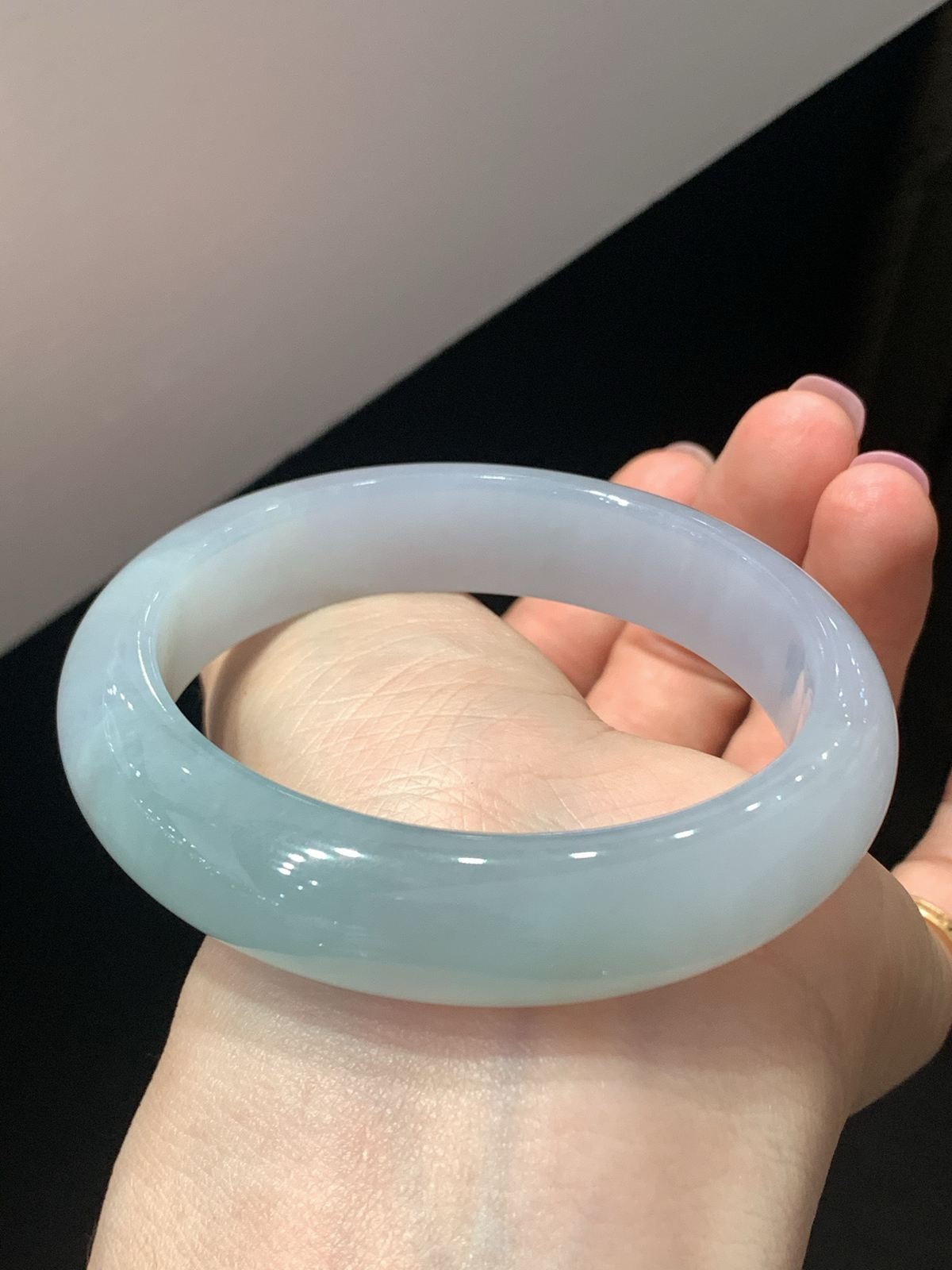 尺寸55.6/13.4/8.1，糯种手镯
水润清爽