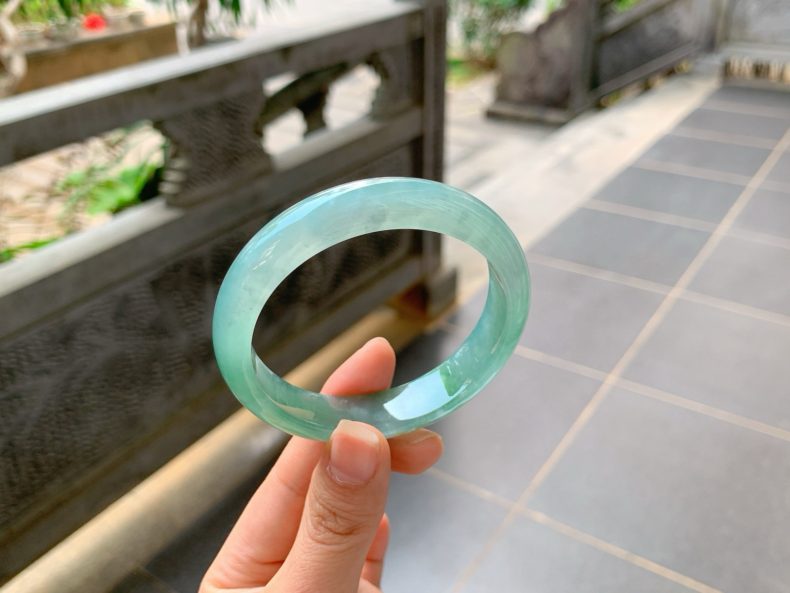 ｜57圈口
冰飘花，湖水绿，种老掉牙，冰冰透透的，