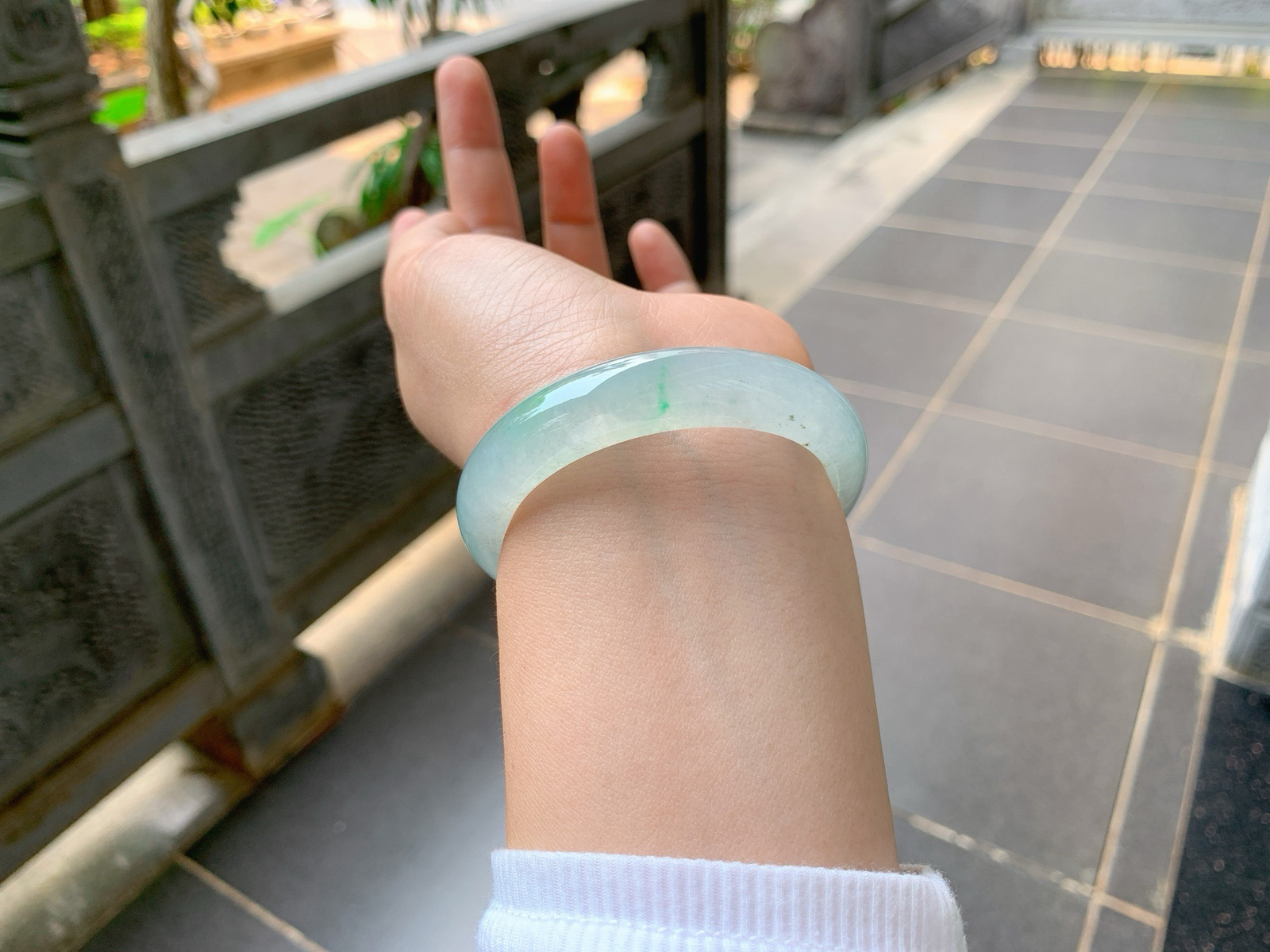 ｜51圈口
金丝绿，冰飘绿丝，拉满，小手来，有点矿点性价比很高