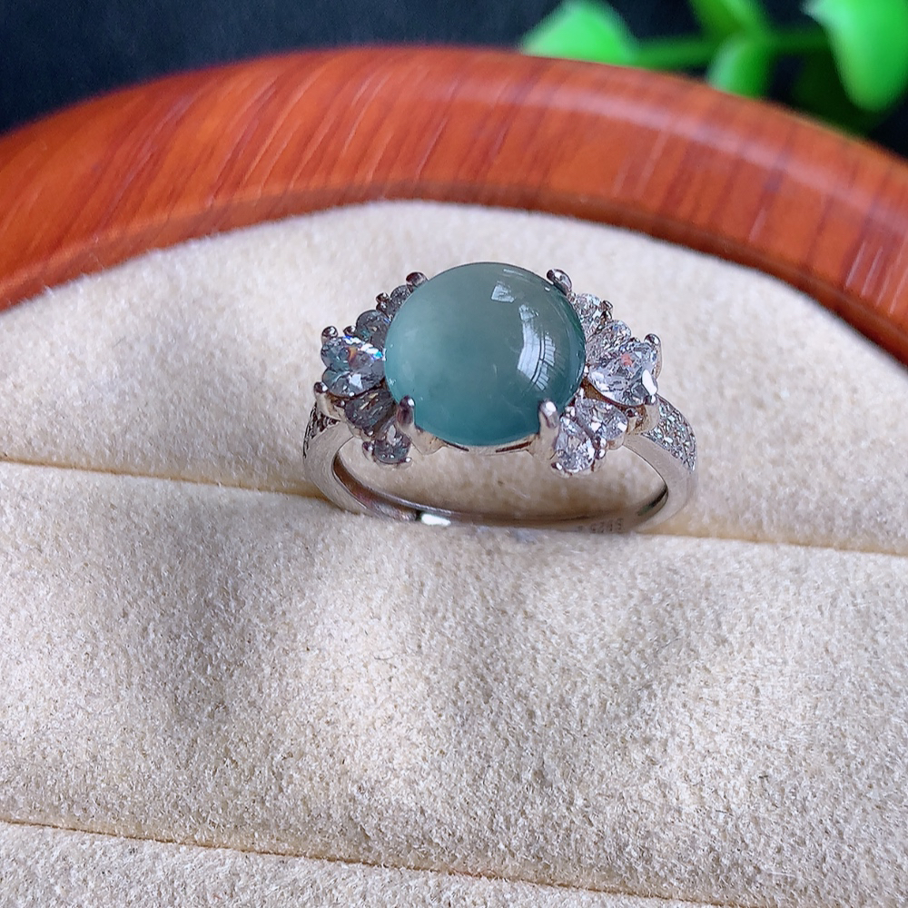 冰晴水精美环形翡翠戒指  玉质细腻  冰清玉润  飘花灵动  颜色漂亮  W502.25   内径尺