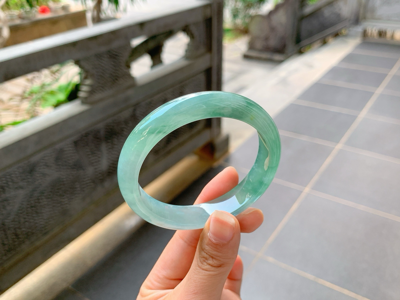 ｜57圈口
冰飘花，湖水绿，种老掉牙，冰冰透透的，