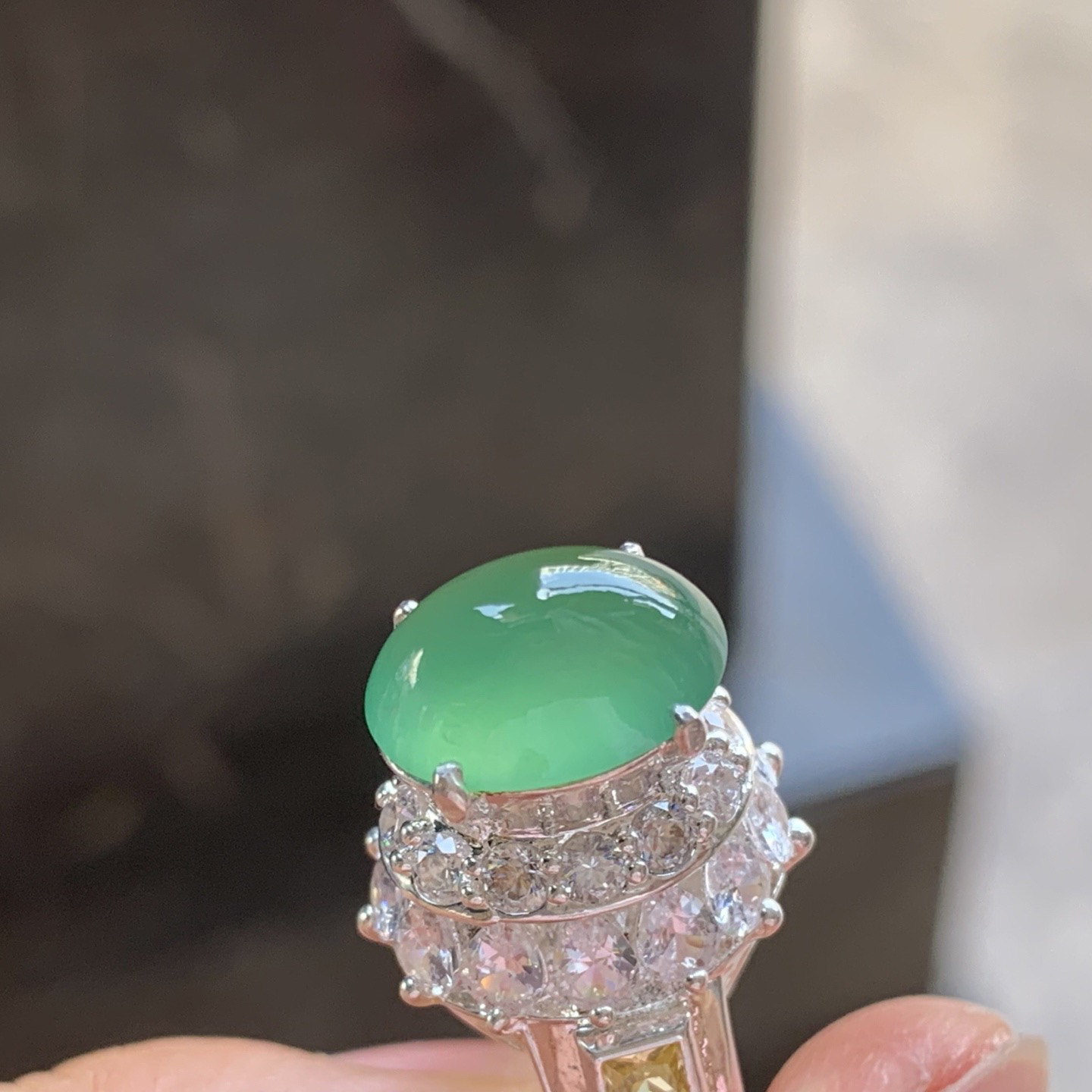 冰种晴绿戒面 水润清新 饱满 铜托