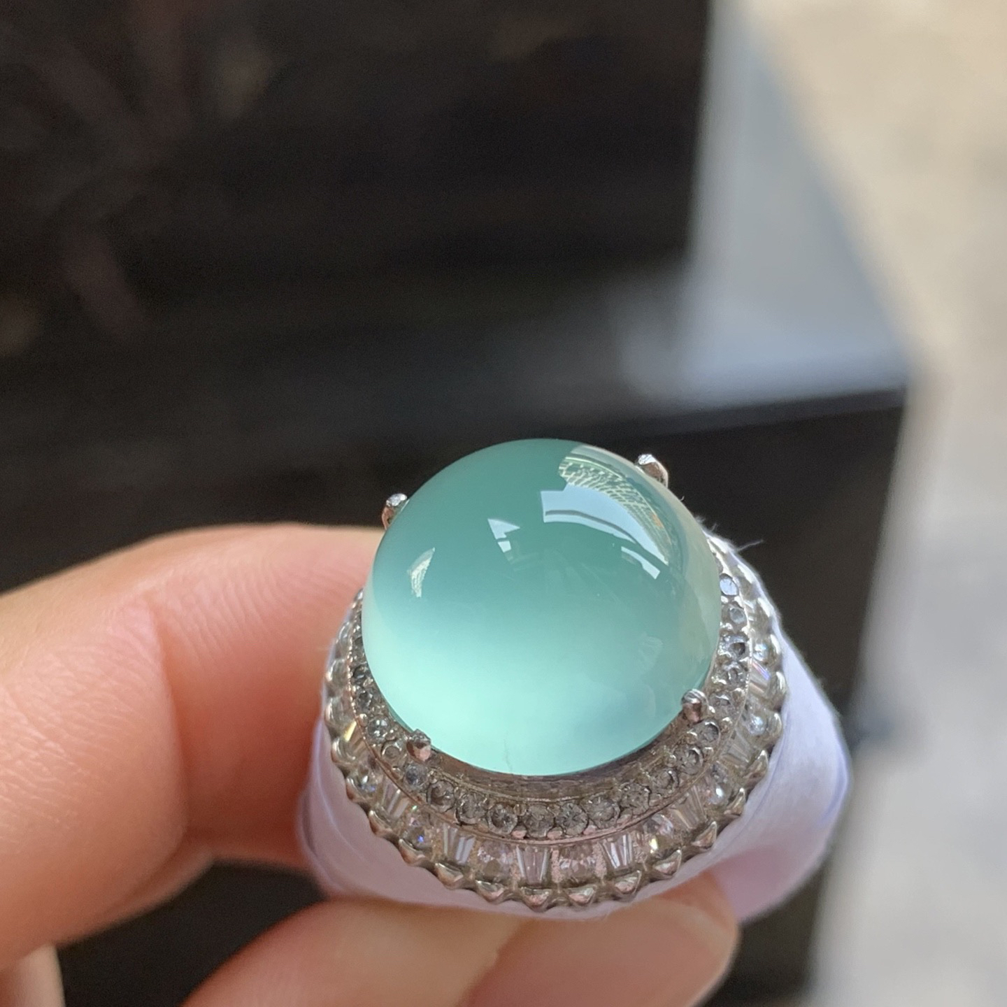 冰种晴水戒面 冰透起光 饱满圆润 颜色漂亮 铜托