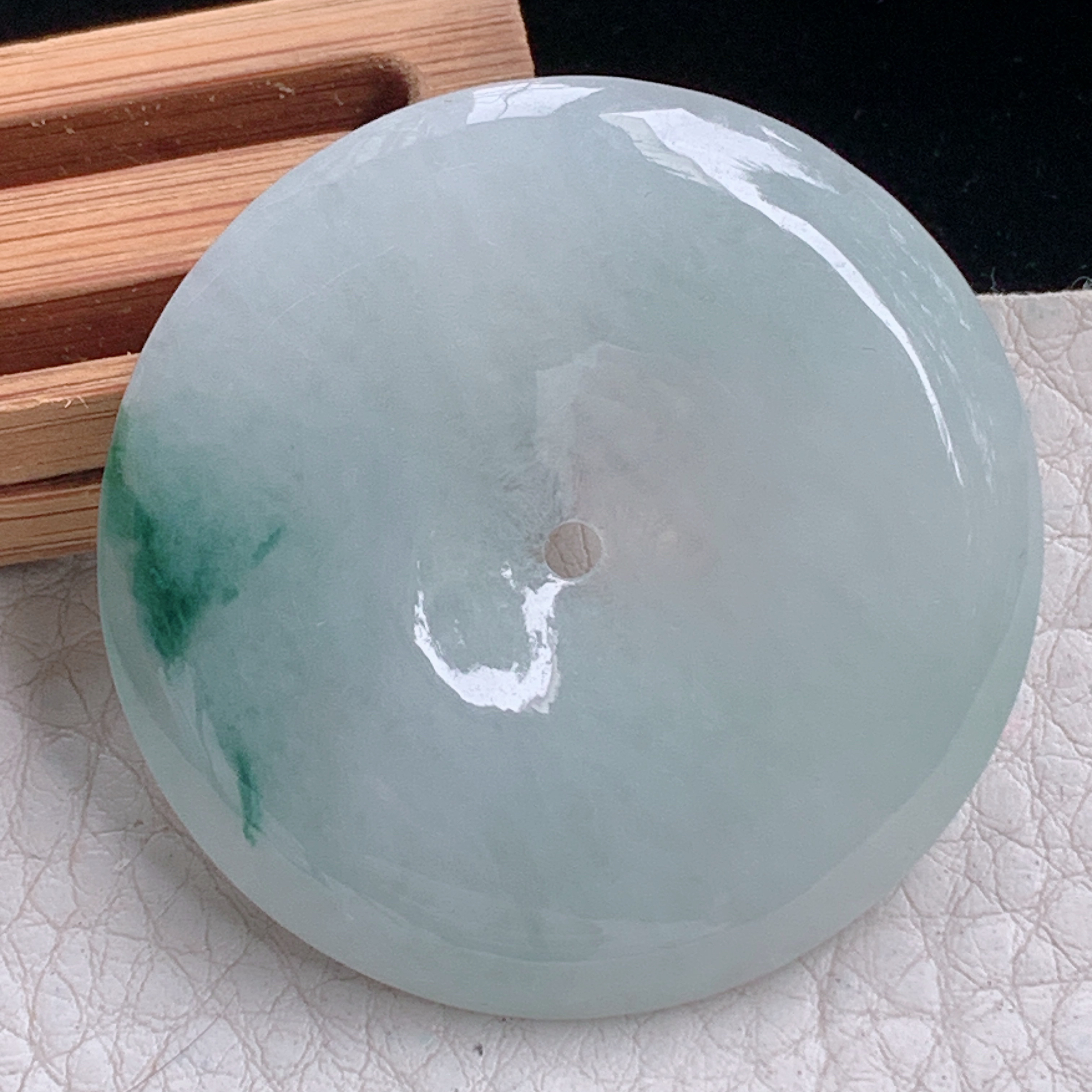 zz3实拍42.6*5.4缅甸翡翠白底飘花大平安扣吊坠国潮风玉扣毛衣坠