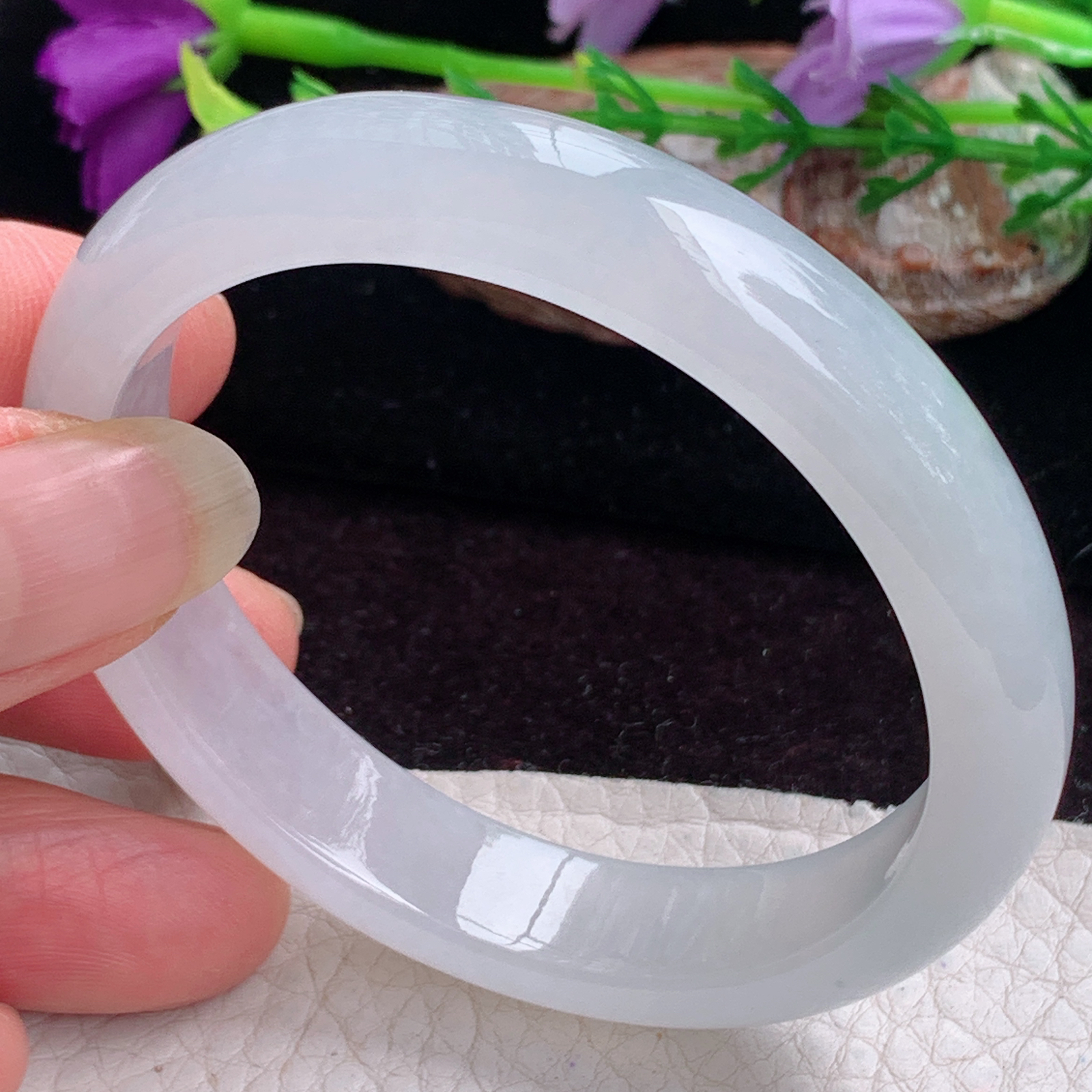 yh小圈口52.5*46.5*11.8*7贵妃镯 天然缅甸翡翠手镯白起光蛋形玉镯子