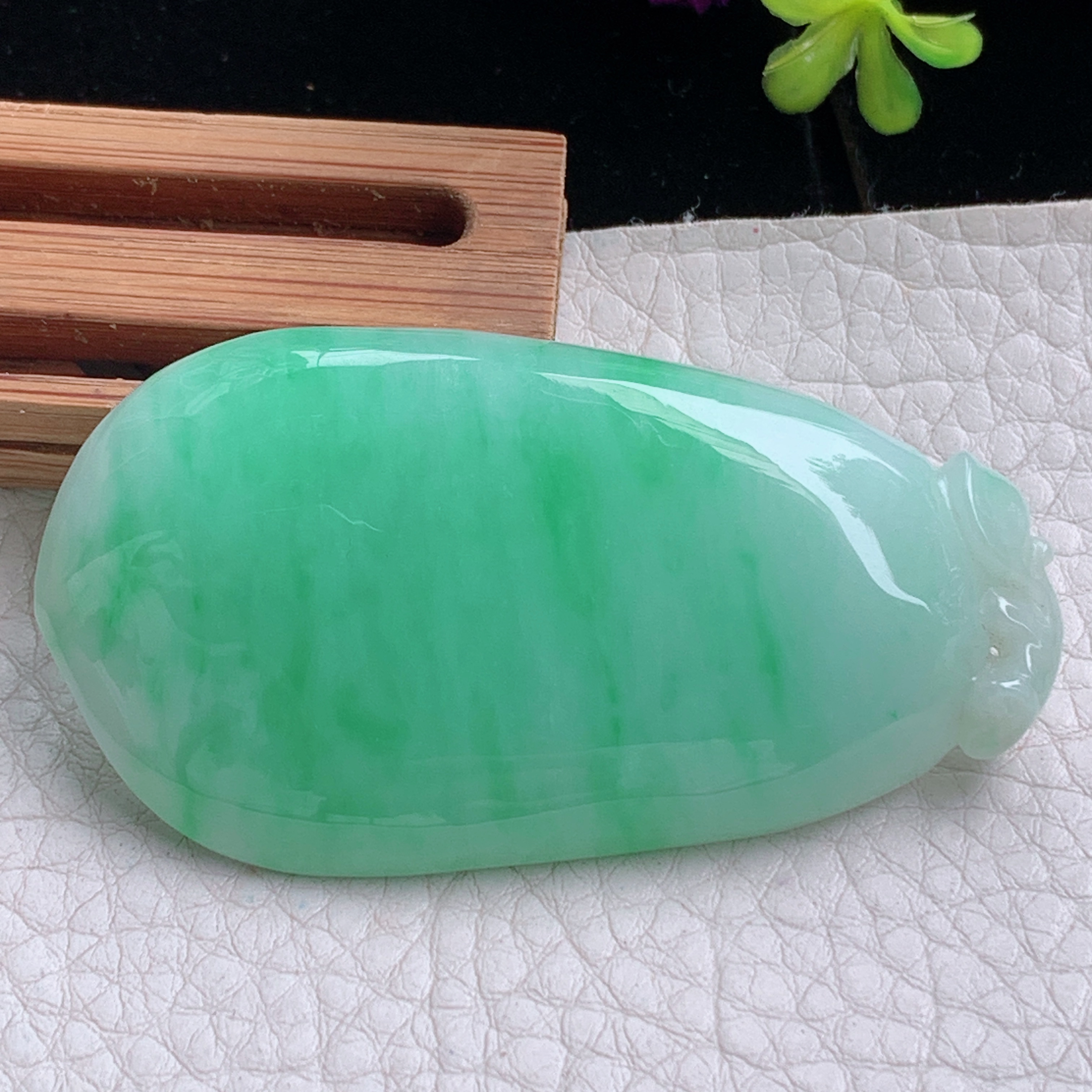 zz3实拍61.8*33*6.6缅甸翡翠飘绿大福瓜吊坠 福禄毛衣坠