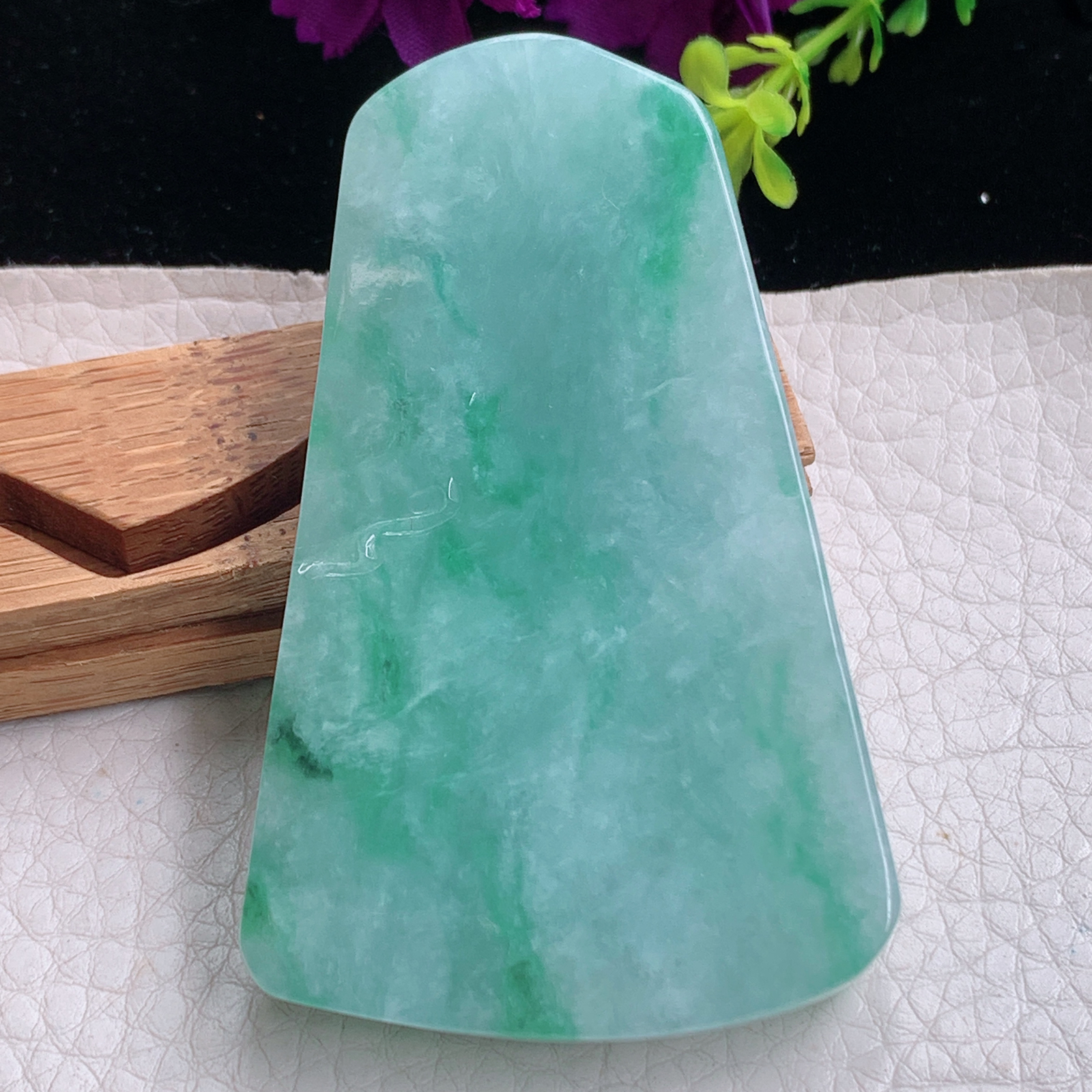 zz3实拍70*43.8*13.5缅甸翡翠冰胶浅绿大山水牌吊坠 男款玉坠