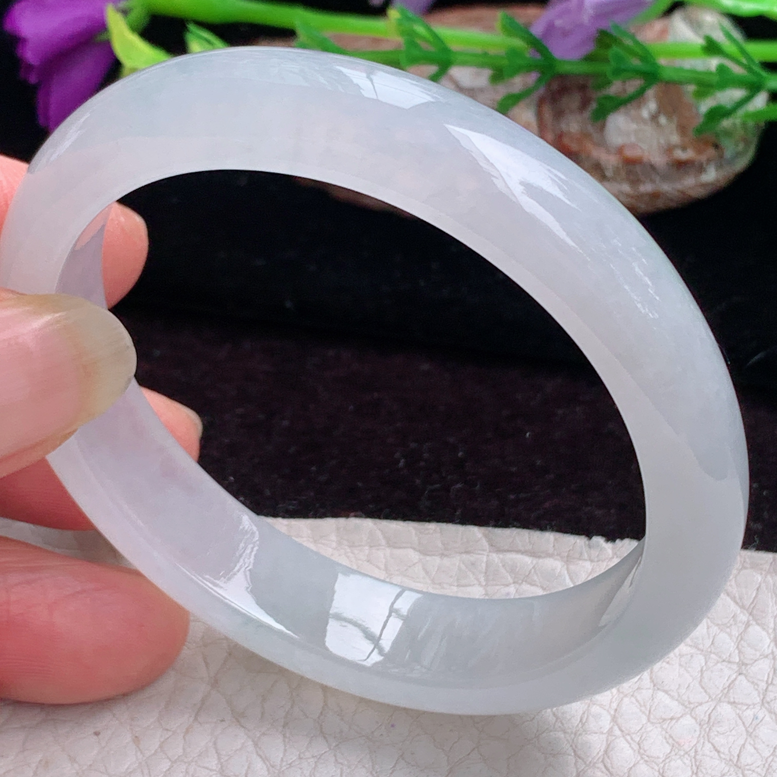 yh小圈口52.5*46.5*11.8*7贵妃镯 天然缅甸翡翠手镯白起光蛋形玉镯子