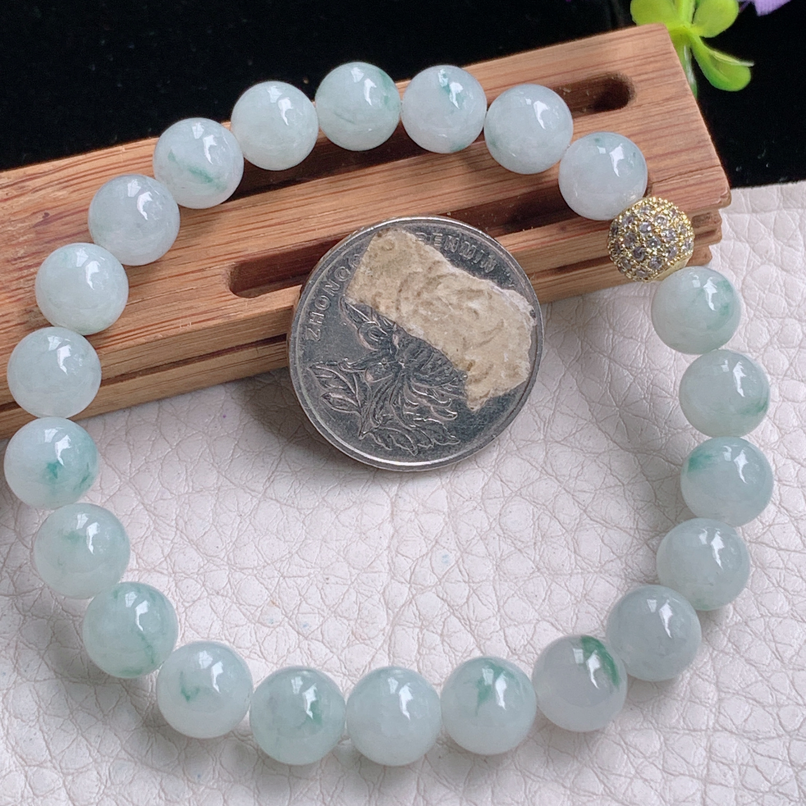 zz3实拍8+mm圆珠缅甸翡翠飘花圆珠手串 精美女款手链 玉珠链，配珠为装饰珠