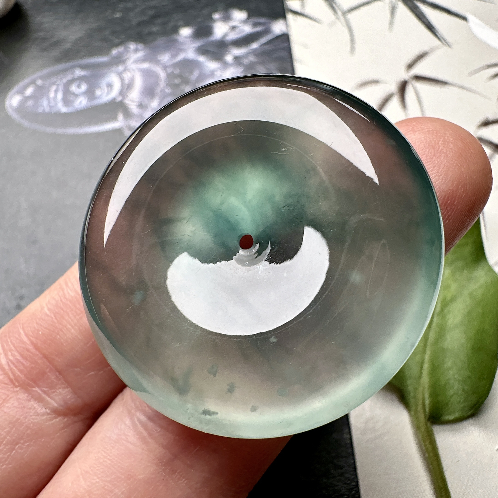 【冰种飘花平安扣】近玻璃种，质地细腻冰润，品质很好，冰感十足，胶感明显，收藏品质。