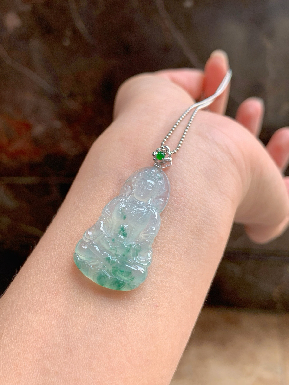 🤍冰飘花·度母

冰种飘绿度母的清润，揉碎的江南翠雨凝成的护佑吉物