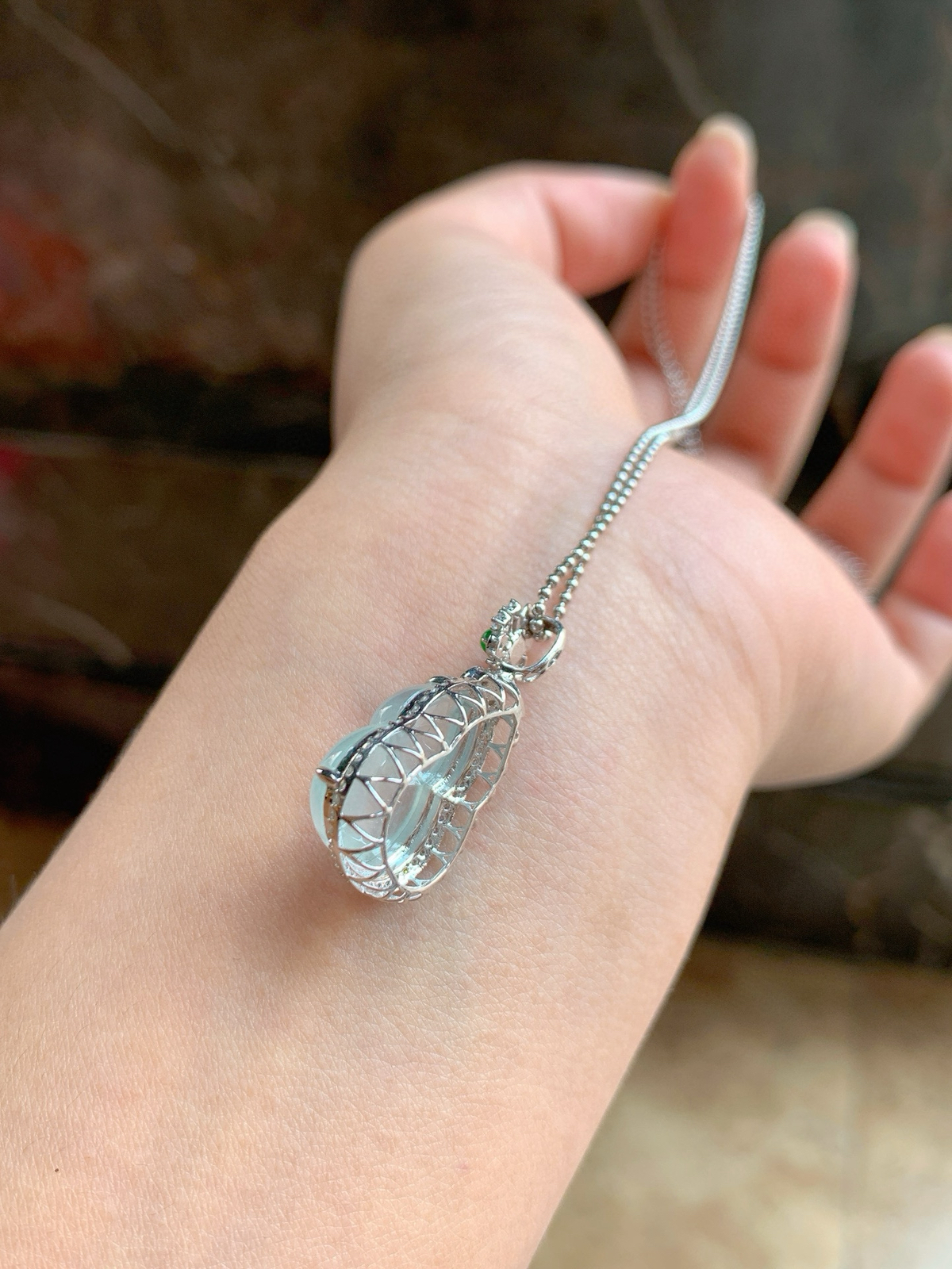 🤍雪花棉·葫芦

冰透果冻感，像含了一口山泉水，戴颈间超解暑～