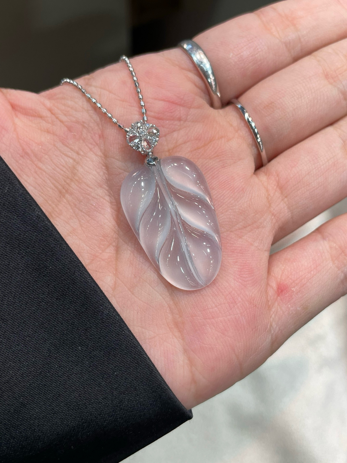 冰种 起光 叶子吊坠 纯纯的料子 

18k金扣头