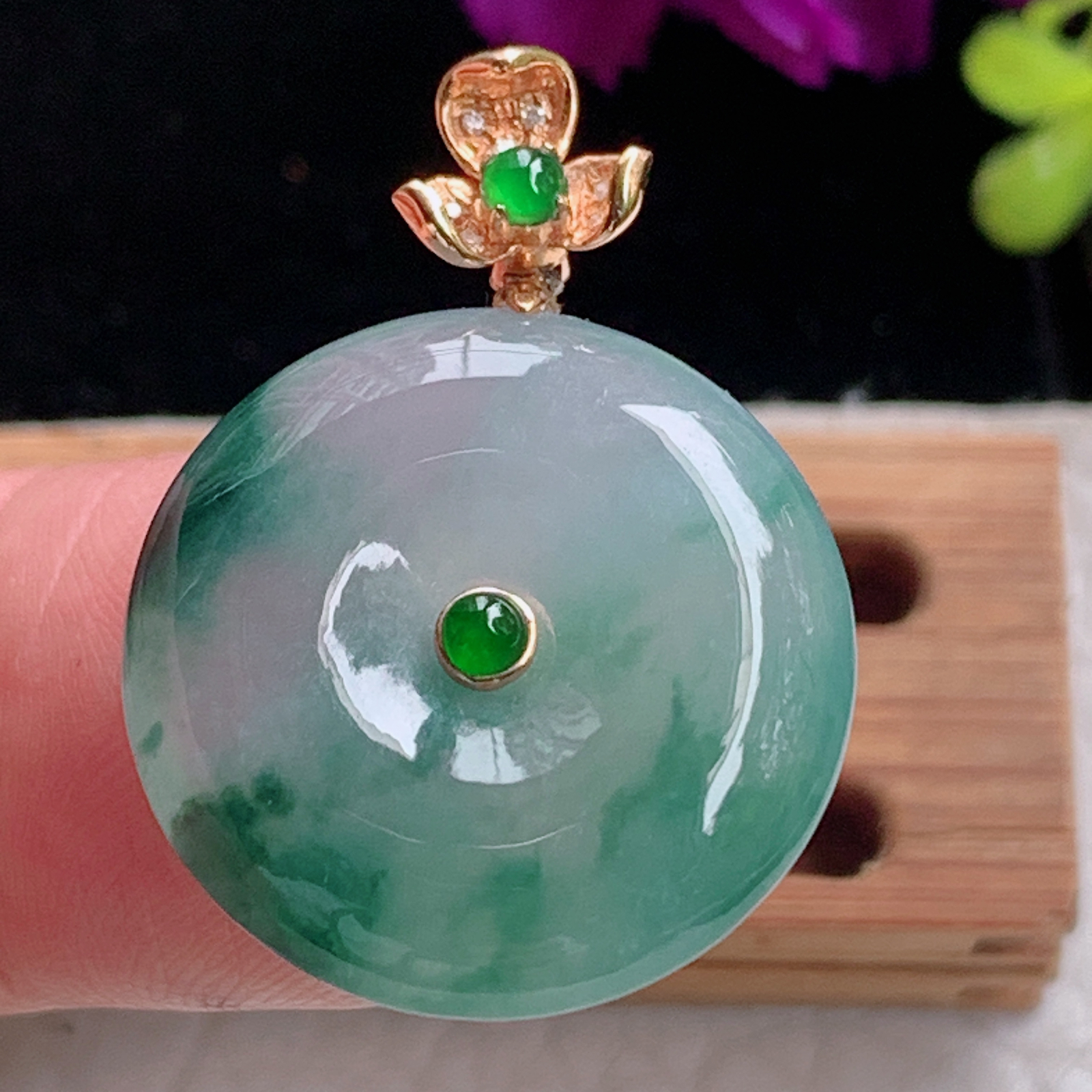 zz3实拍连金30*22.3*5.8缅甸翡翠冰飘花小平安扣吊坠 镶金平安玉坠