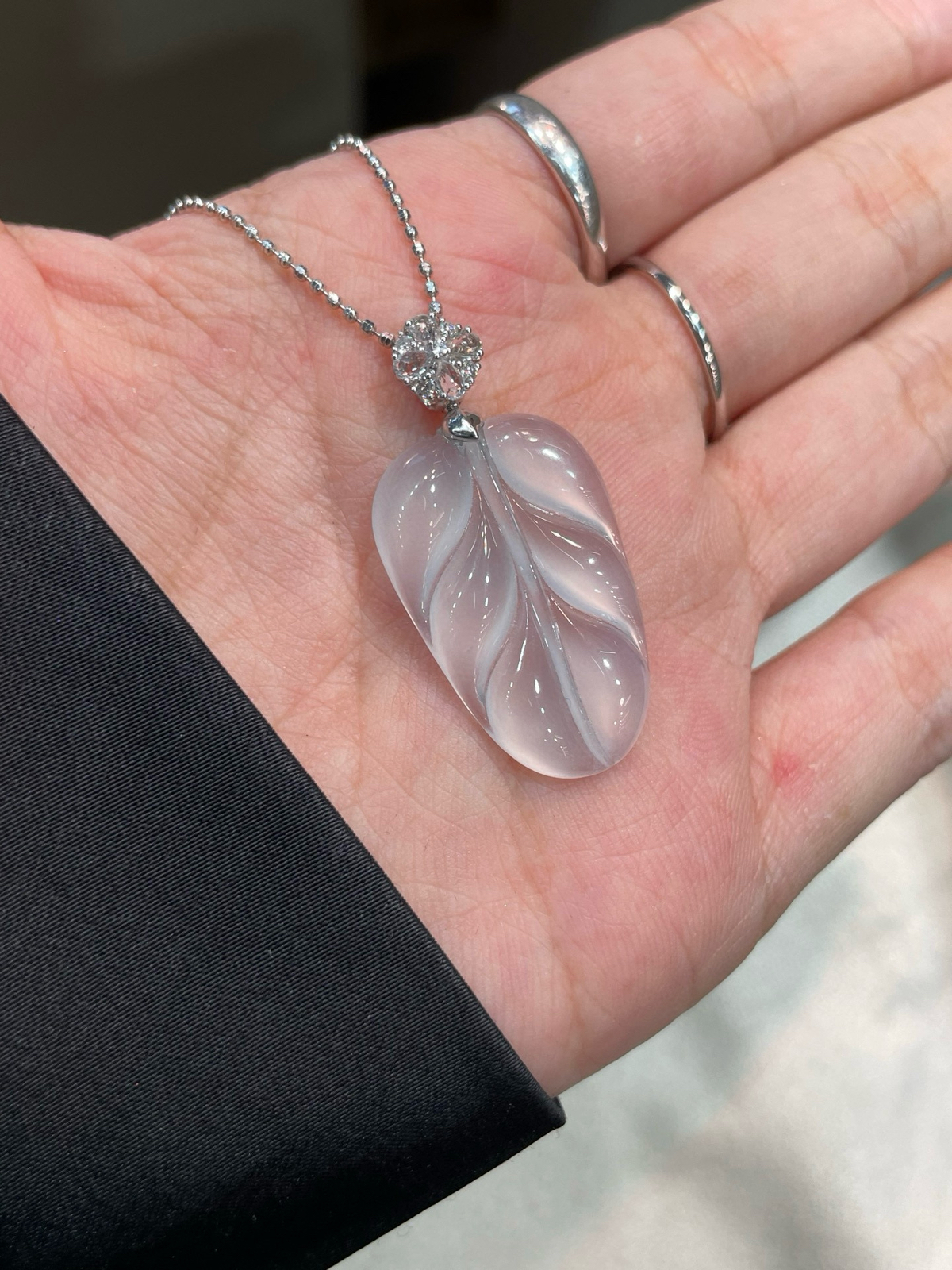 冰种 起光 叶子吊坠 纯纯的料子 

18k金扣头