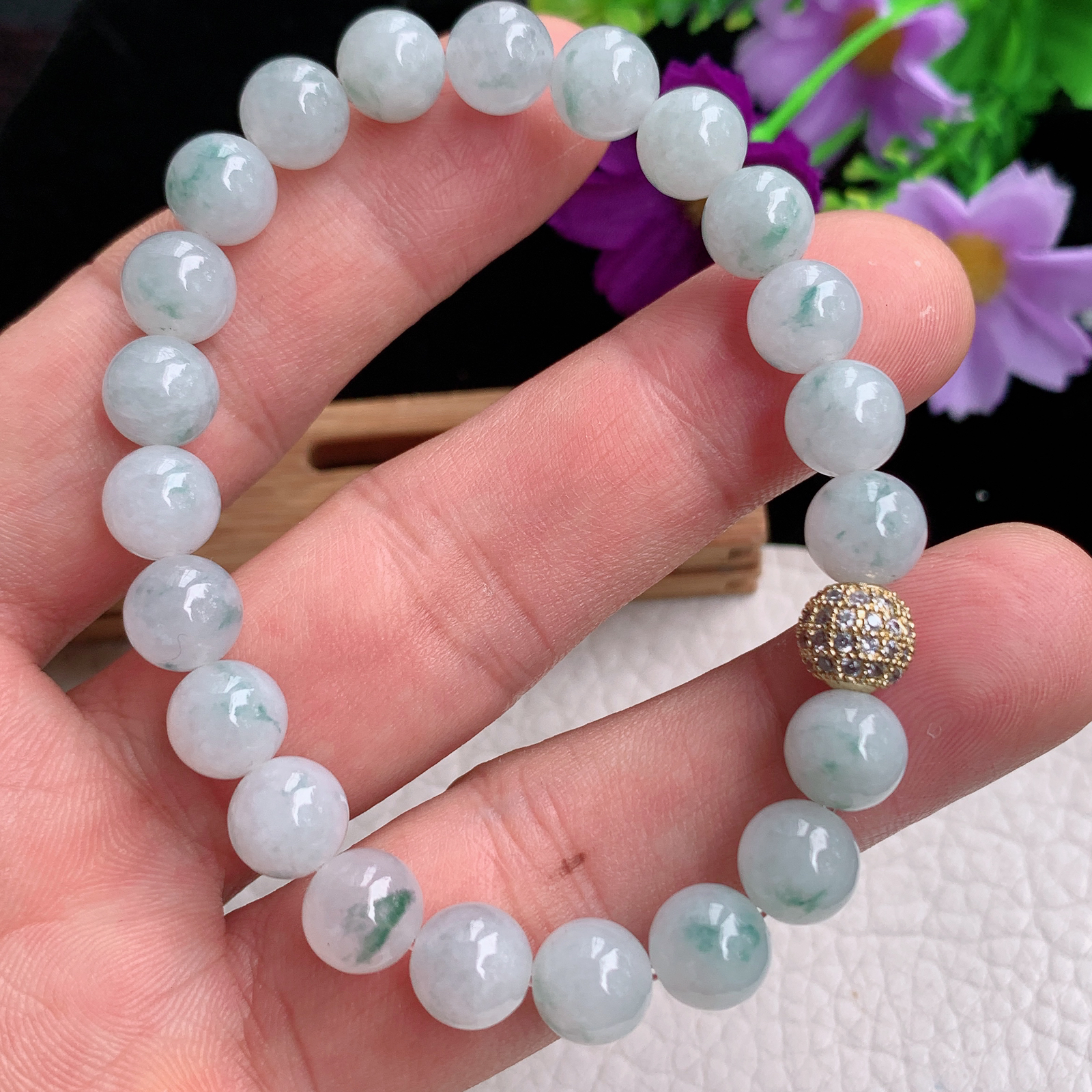 zz3实拍8+mm圆珠缅甸翡翠飘花圆珠手串 精美女款手链 玉珠链，配珠为装饰珠