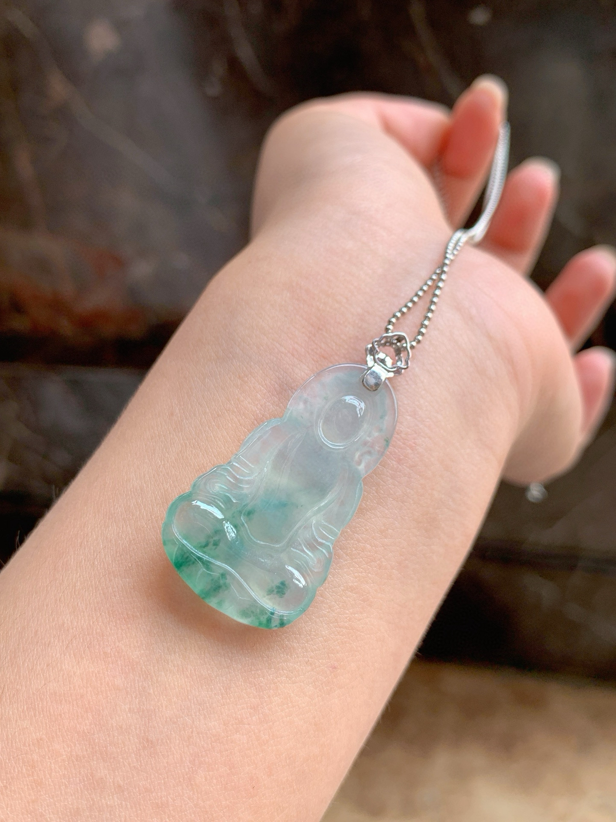 🤍冰飘花·度母

冰种飘绿度母的清润，揉碎的江南翠雨凝成的护佑吉物