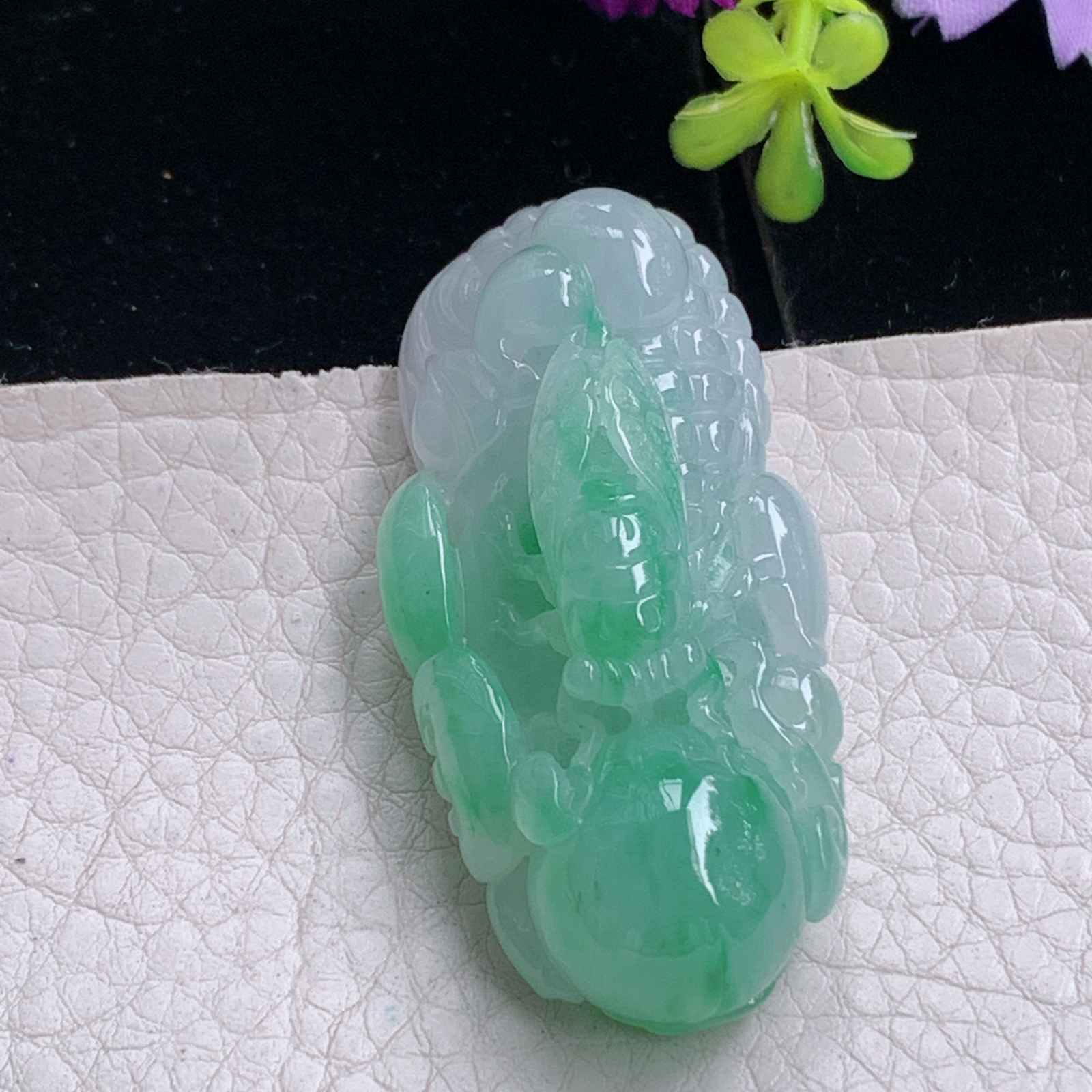 zz3实拍52*25.3*18缅甸翡翠冰透浅绿金玉满堂吊坠 一鸣惊人知了玉坠