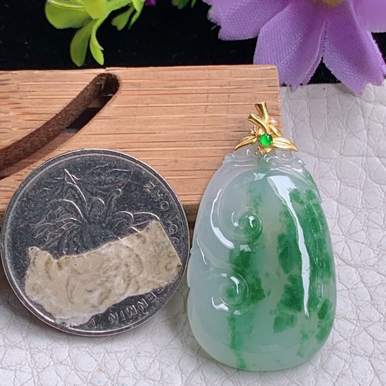 zz3实拍30*20*4.5缅甸翡翠冰飘花如意吊坠 事事如意玉坠18k金扣