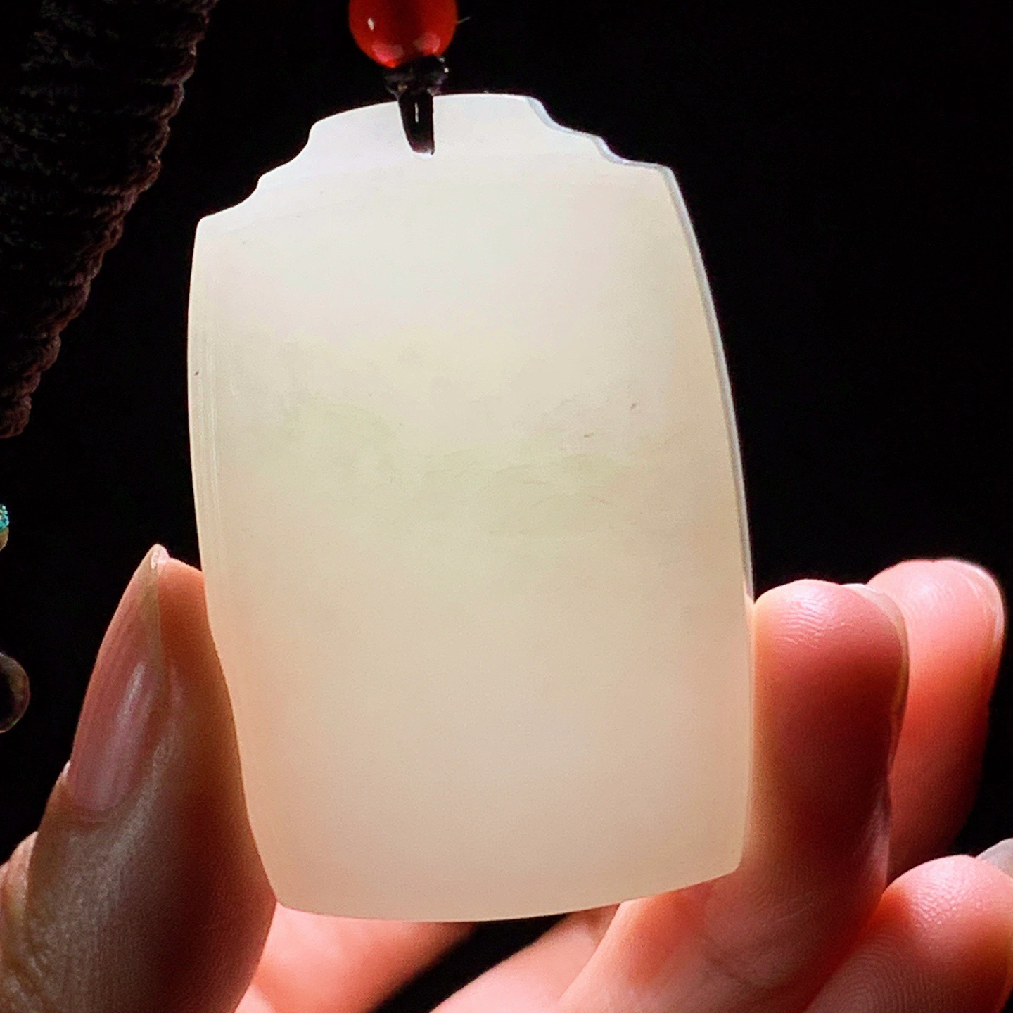 新疆和田玉平安无事牌龙牌挂件 尺寸47/31/10重37.5克 玉质细腻油润 底色纯净 脂粉好，品质好。lt260327