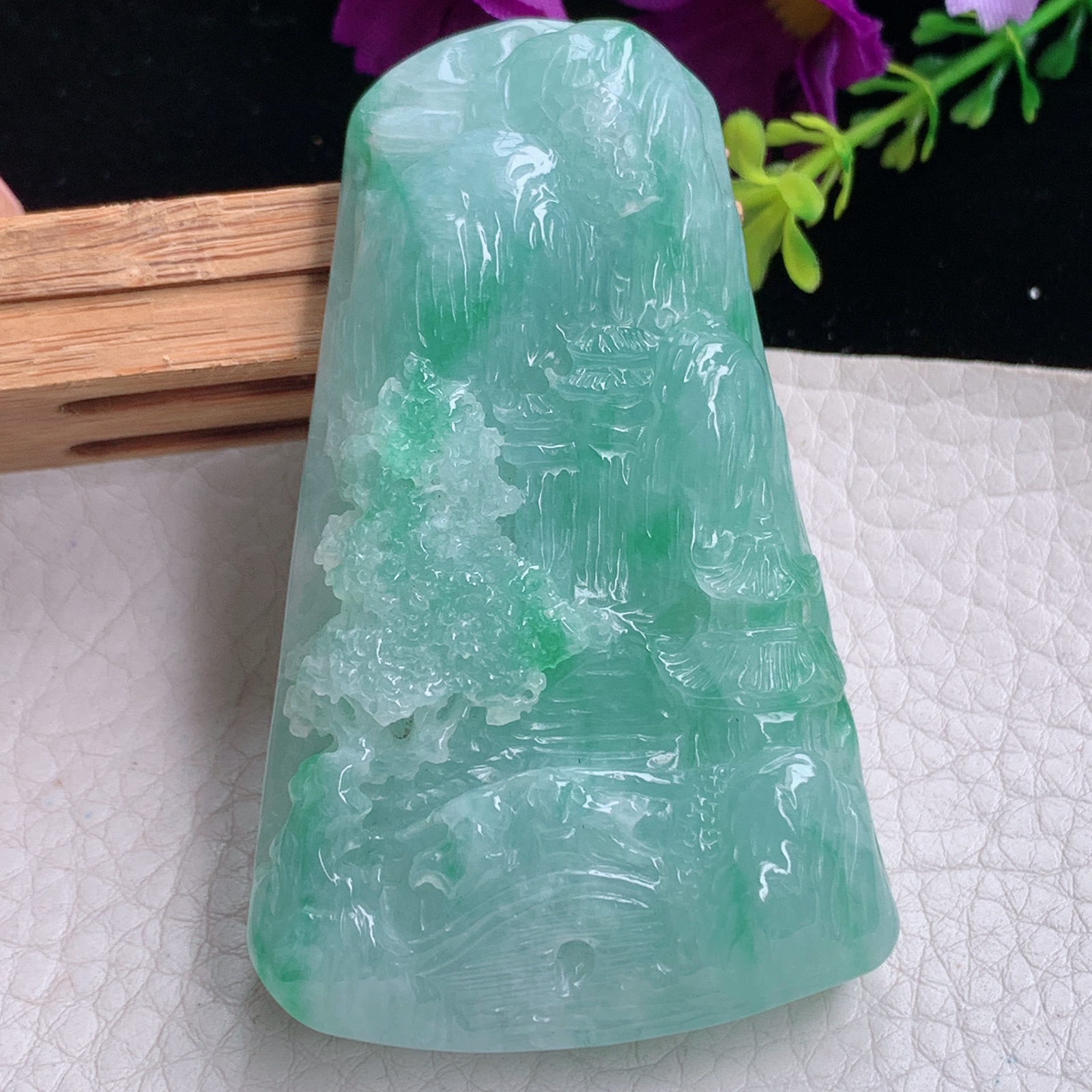 zz3实拍70*43.8*13.5缅甸翡翠冰胶浅绿大山水牌吊坠 男款玉坠