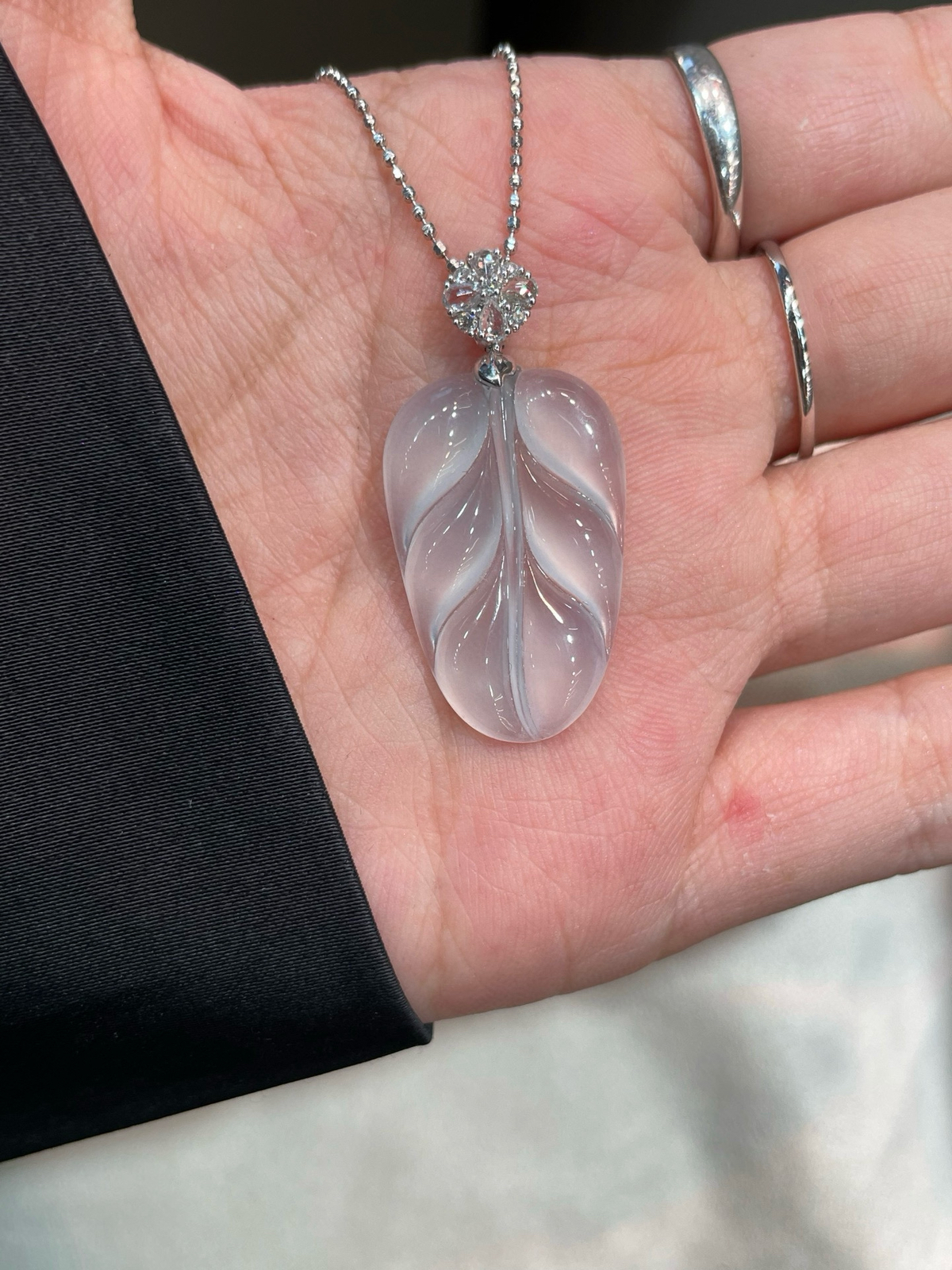 冰种 起光 叶子吊坠 纯纯的料子 

18k金扣头