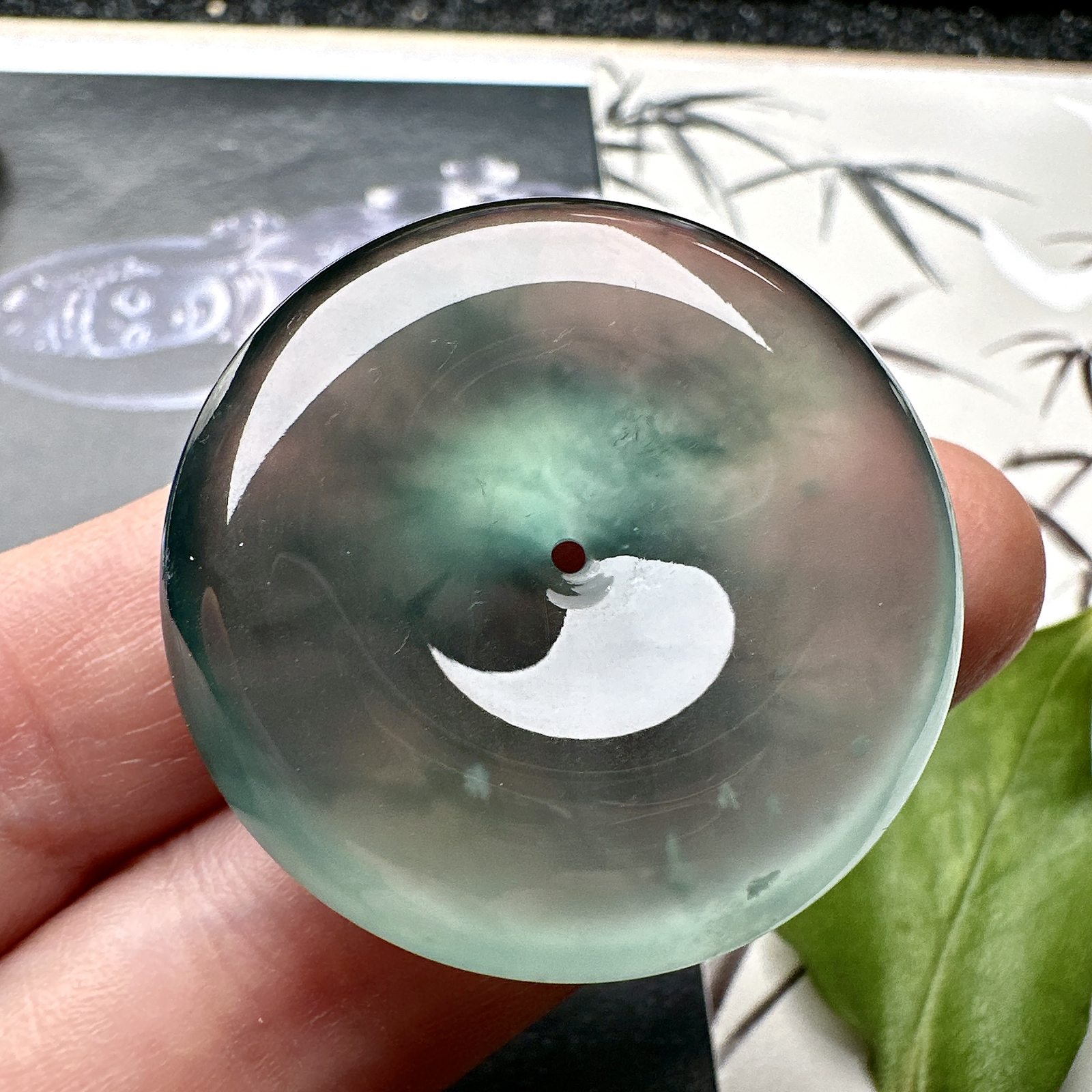 【冰种飘花平安扣】近玻璃种，质地细腻冰润，品质很好，冰感十足，胶感明显，收藏品质。