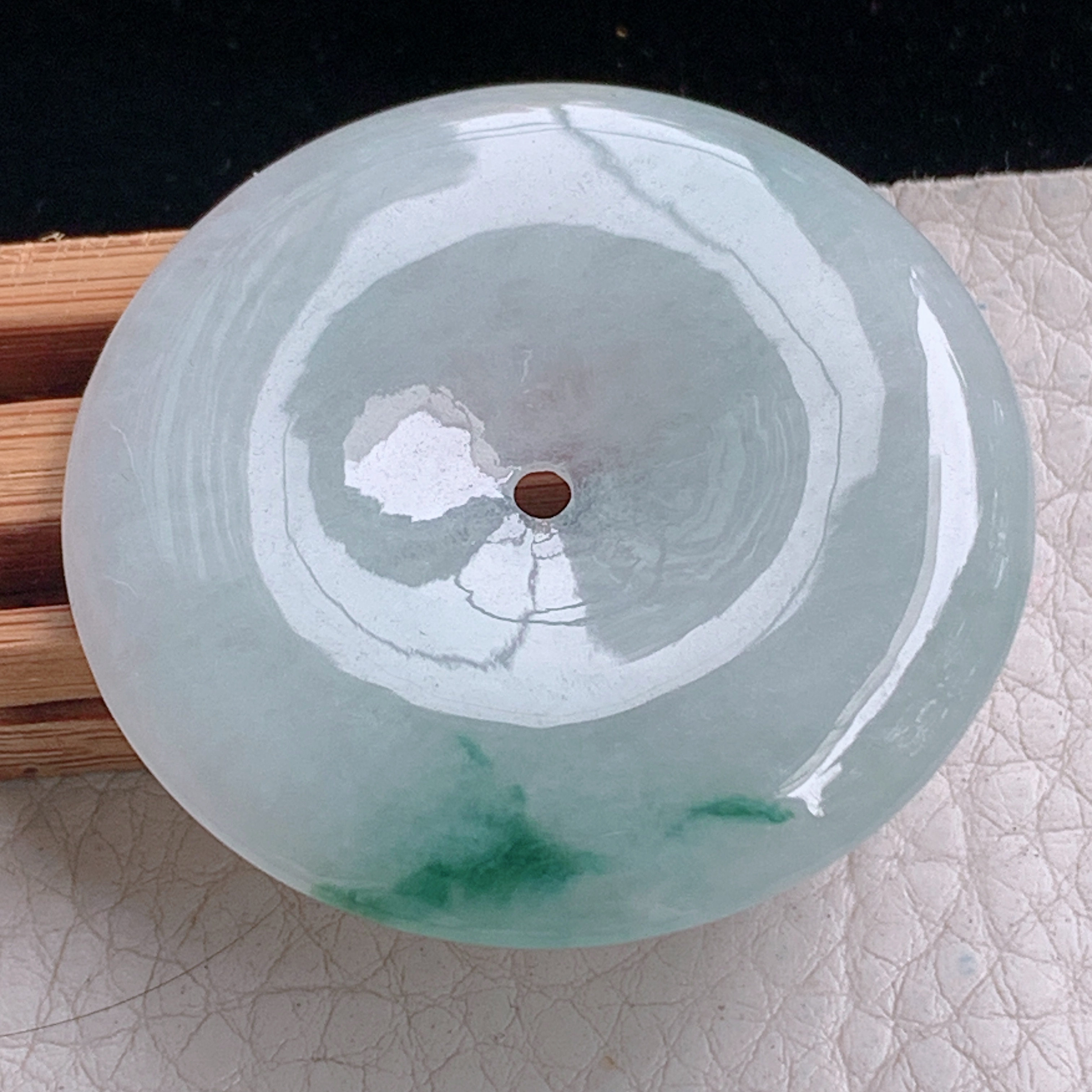 zz3实拍42.6*5.4缅甸翡翠白底飘花大平安扣吊坠国潮风玉扣毛衣坠