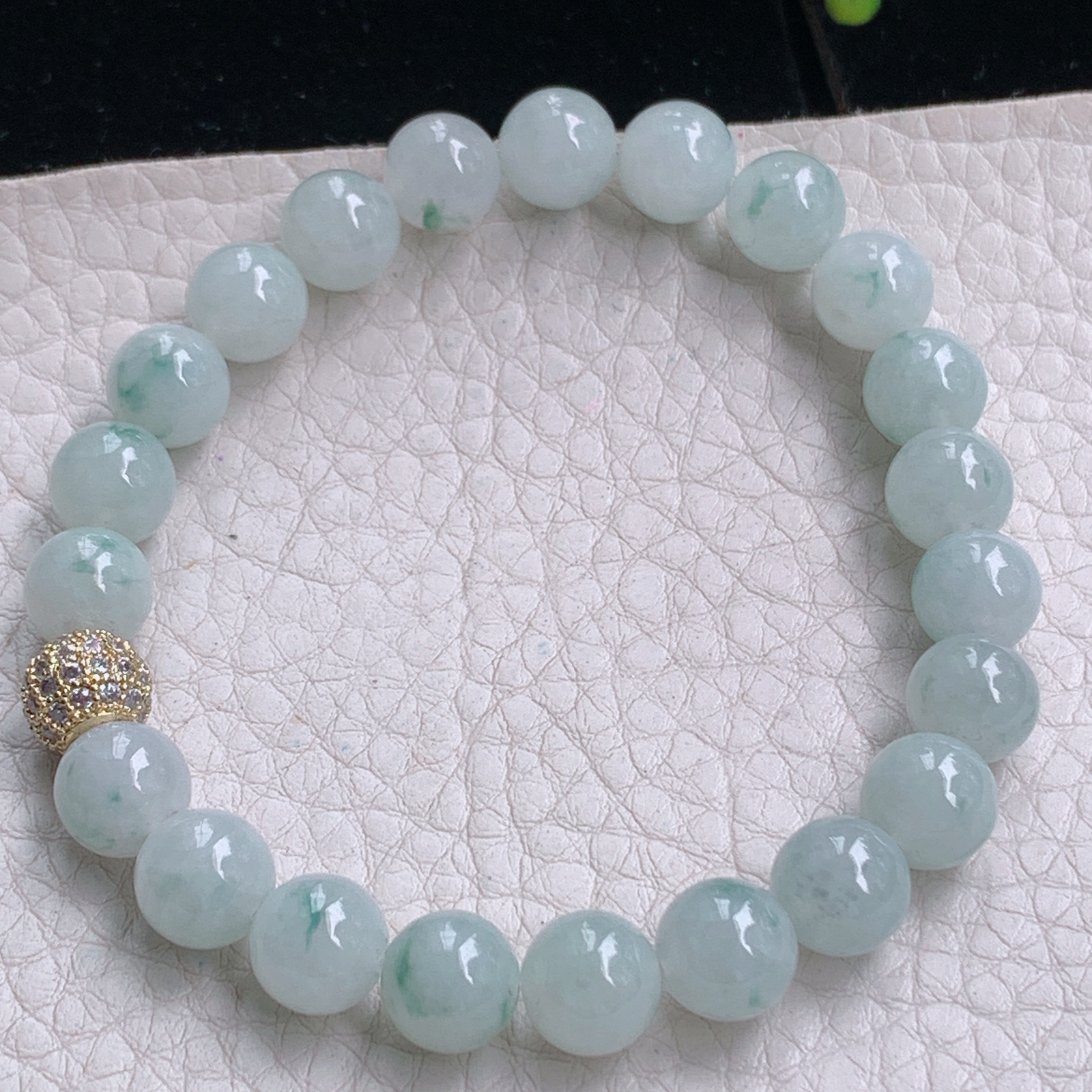 zz3实拍8+mm圆珠缅甸翡翠飘花圆珠手串 精美女款手链 玉珠链，配珠为装饰珠